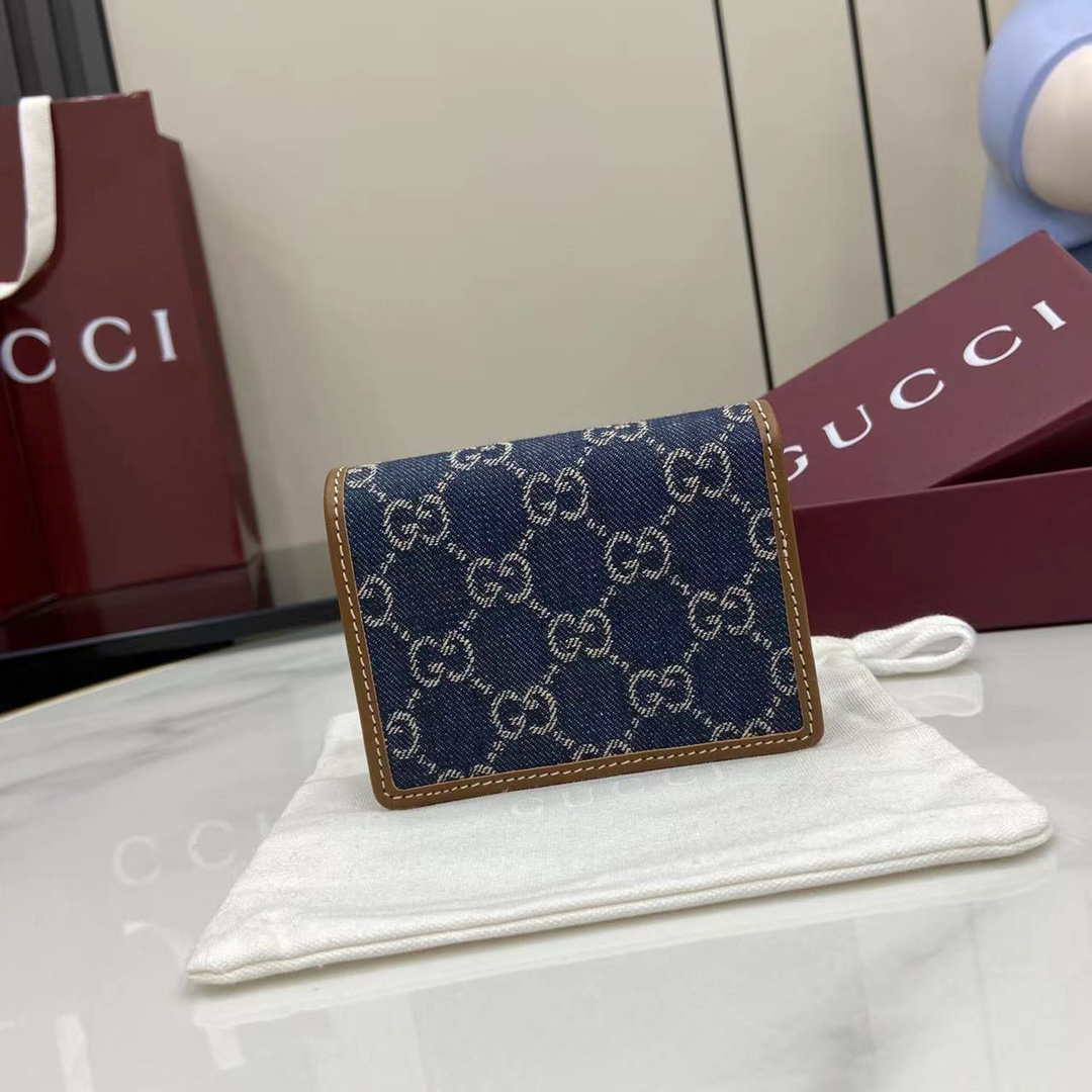 Gucci GG Emblem Wallet 820692 10251 139207516 | eBay