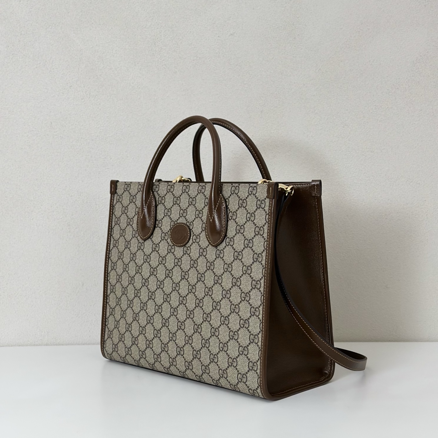 Gucci GG Interlocking Medium Tote Bag 674148 138832234