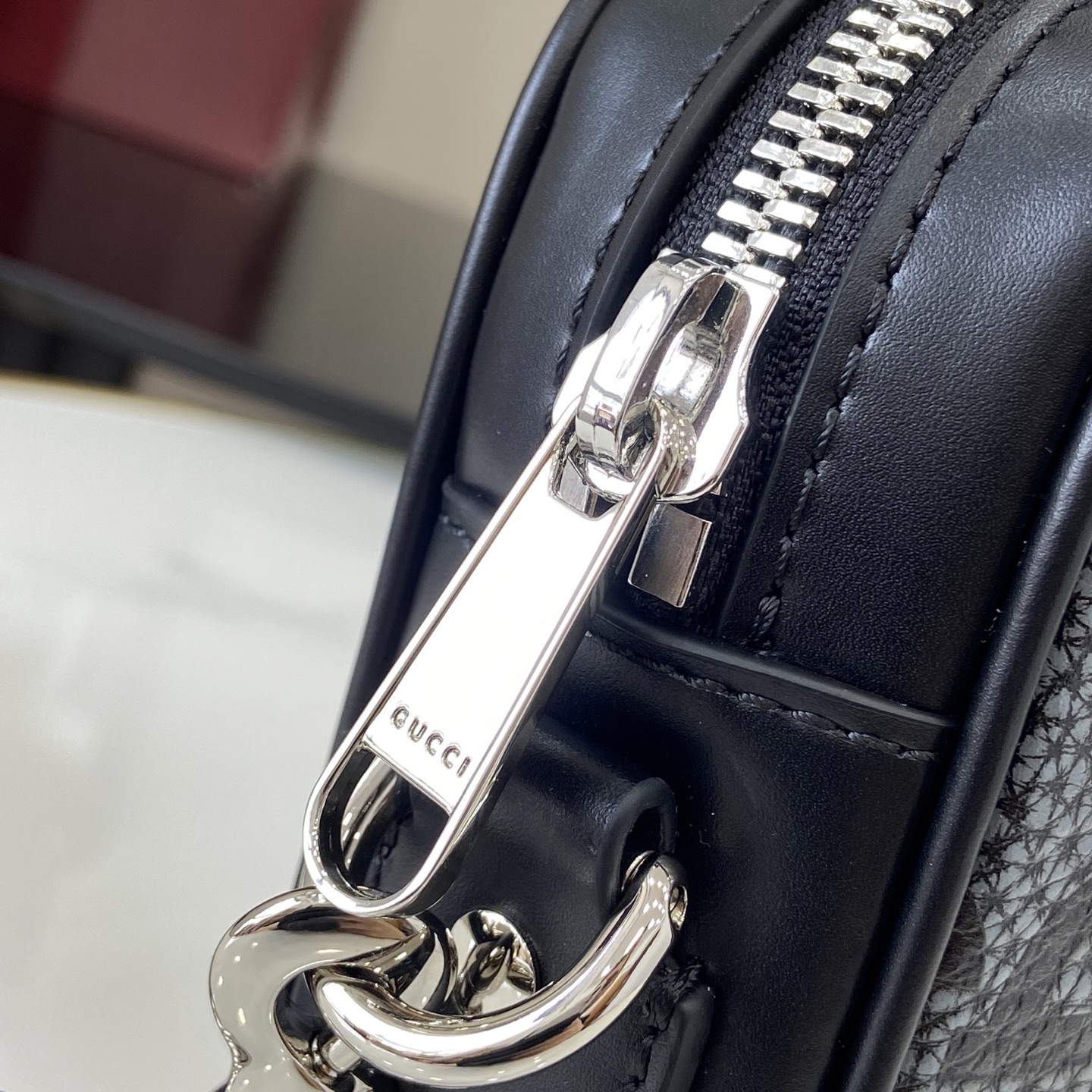 Gucci Gg Jumbo Leather Crossbody Bag in Black for Me