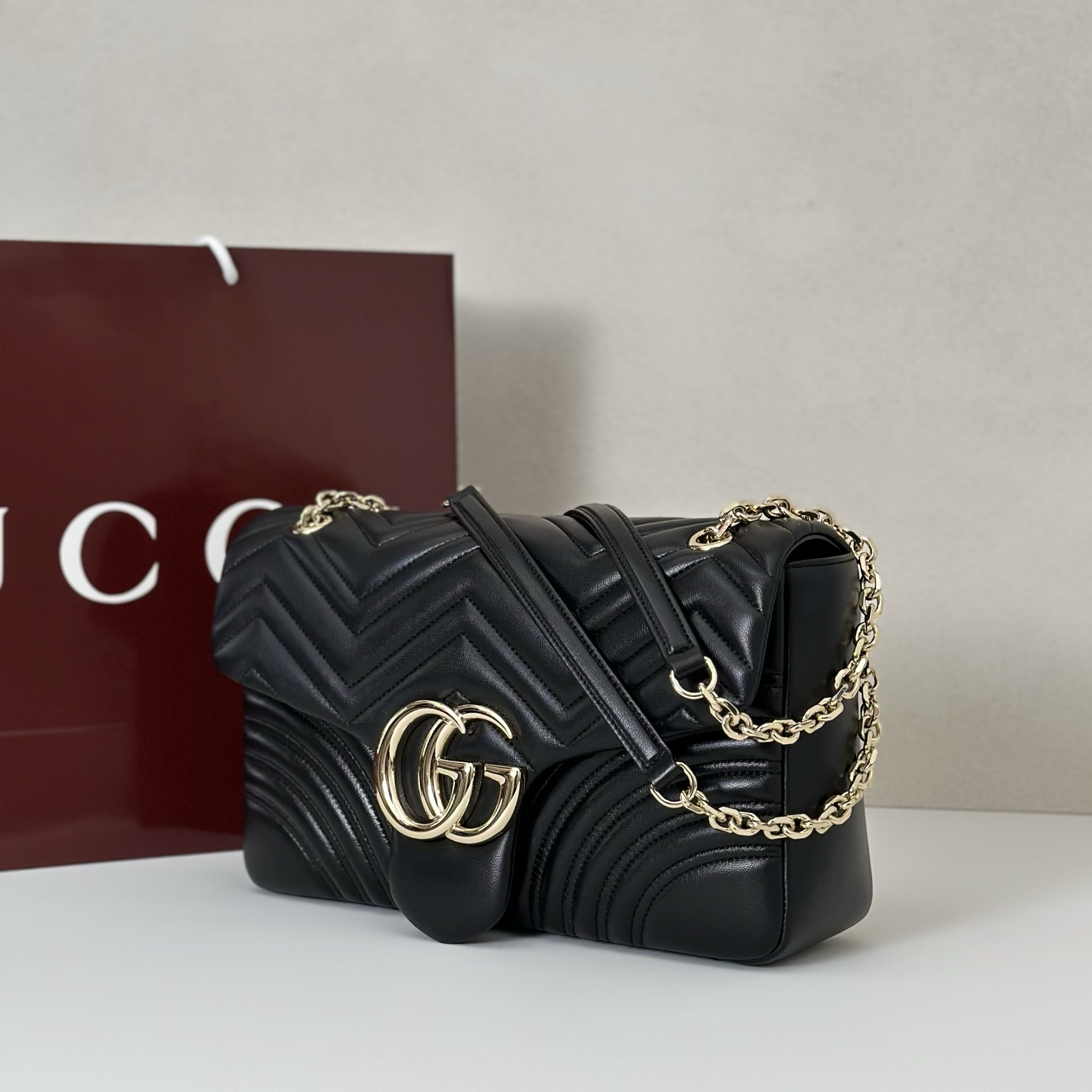Gucci GG Marmont Medium Matelassé shoulder bag
