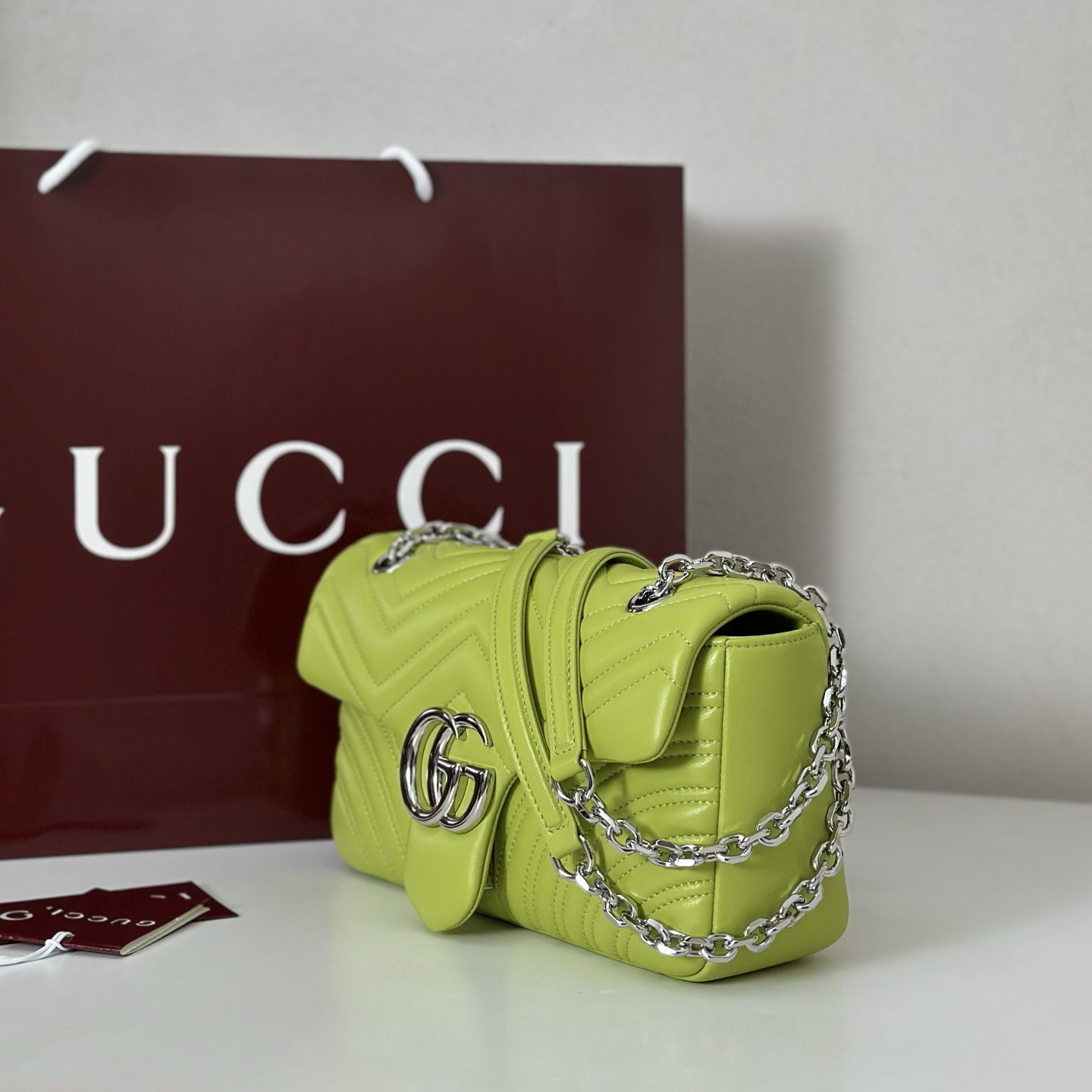 Gucci GG Marmont medium shoulder bag in Green Leather | GUCCI®