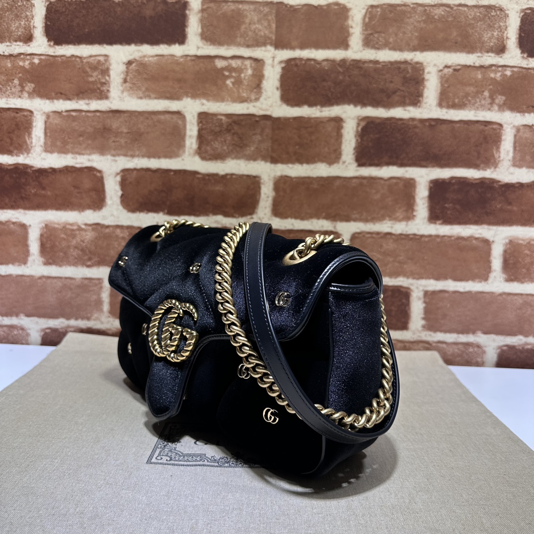 Gucci GG Marmont Small Shoulder Bag in Black
