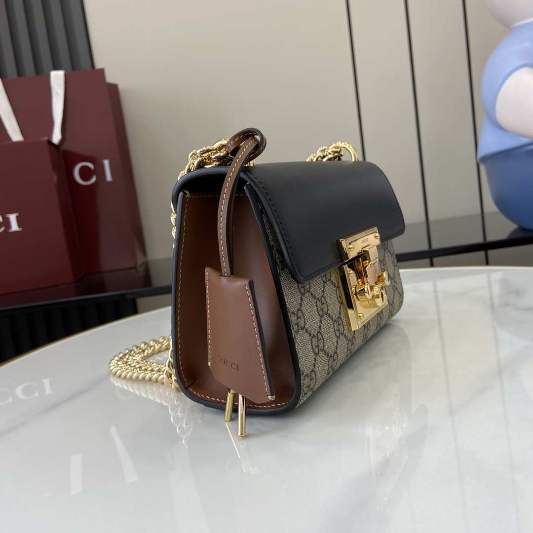 GUCCI GG Supreme Monogram Calfskin Small Padlock Should