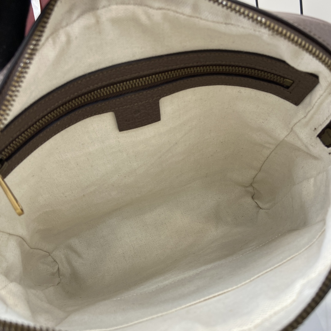 GUCCI GG Supreme Monogram Web Medium Ophidia