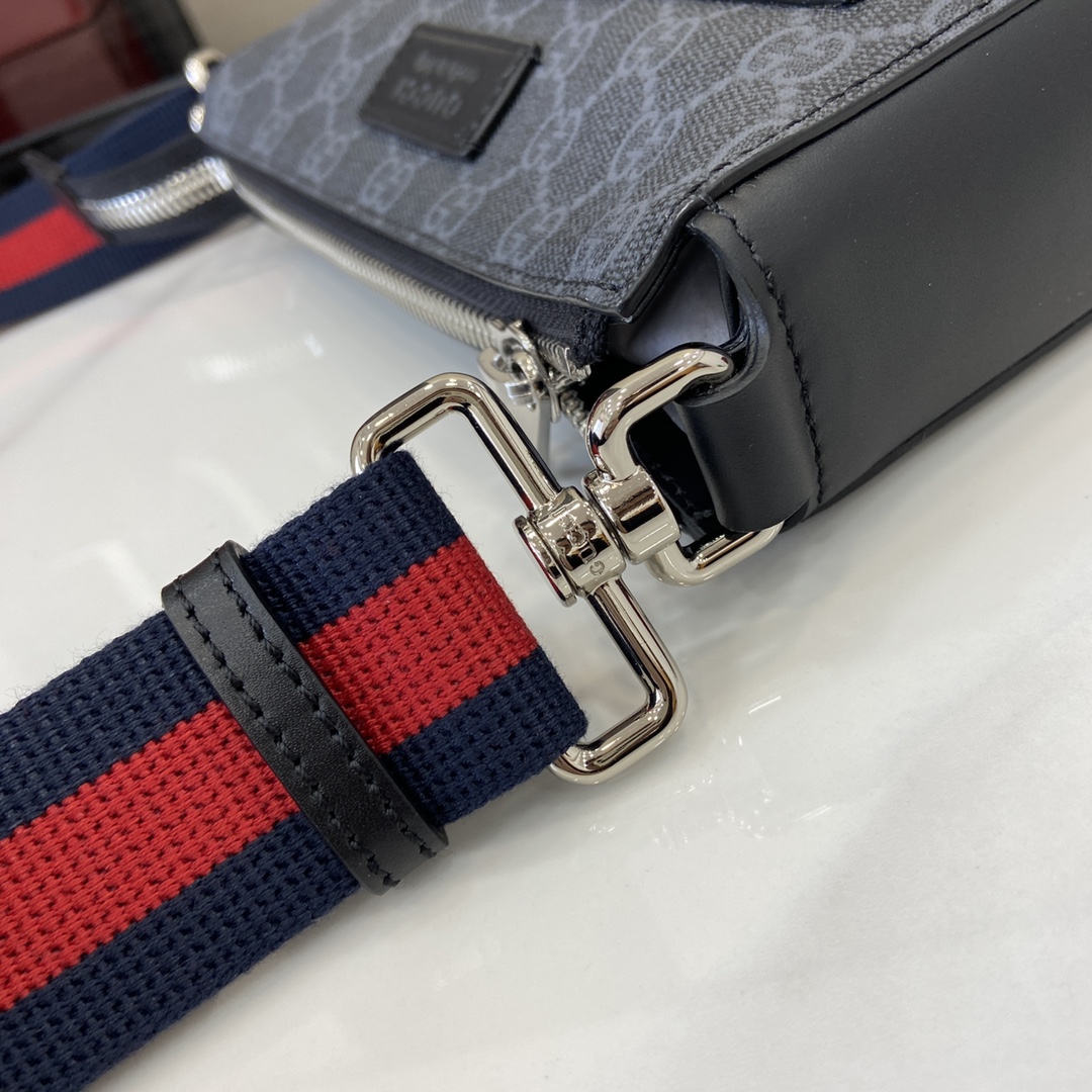 Gucci GG Supreme Small Messenger Bag ‘Black’