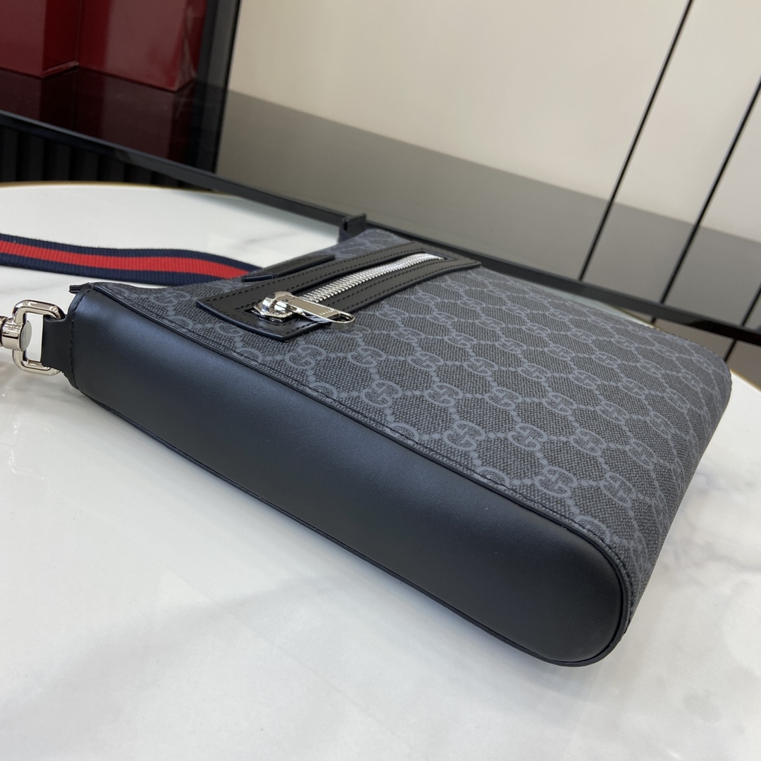 Gucci GG Supreme Small Messenger Bag ‘Black’