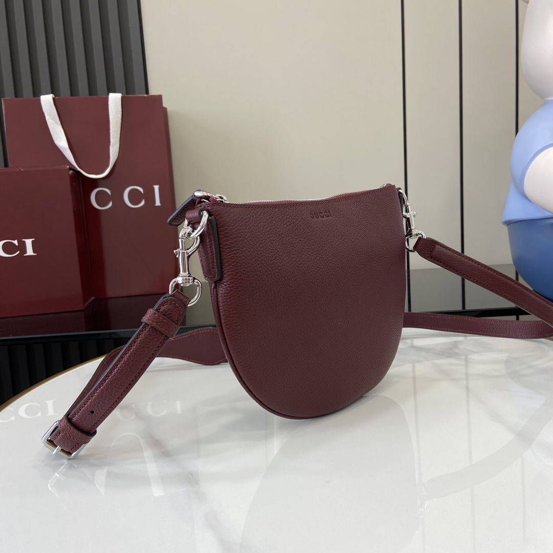 Gucci Gucci B small bag in Black Leather | GUCCI SI