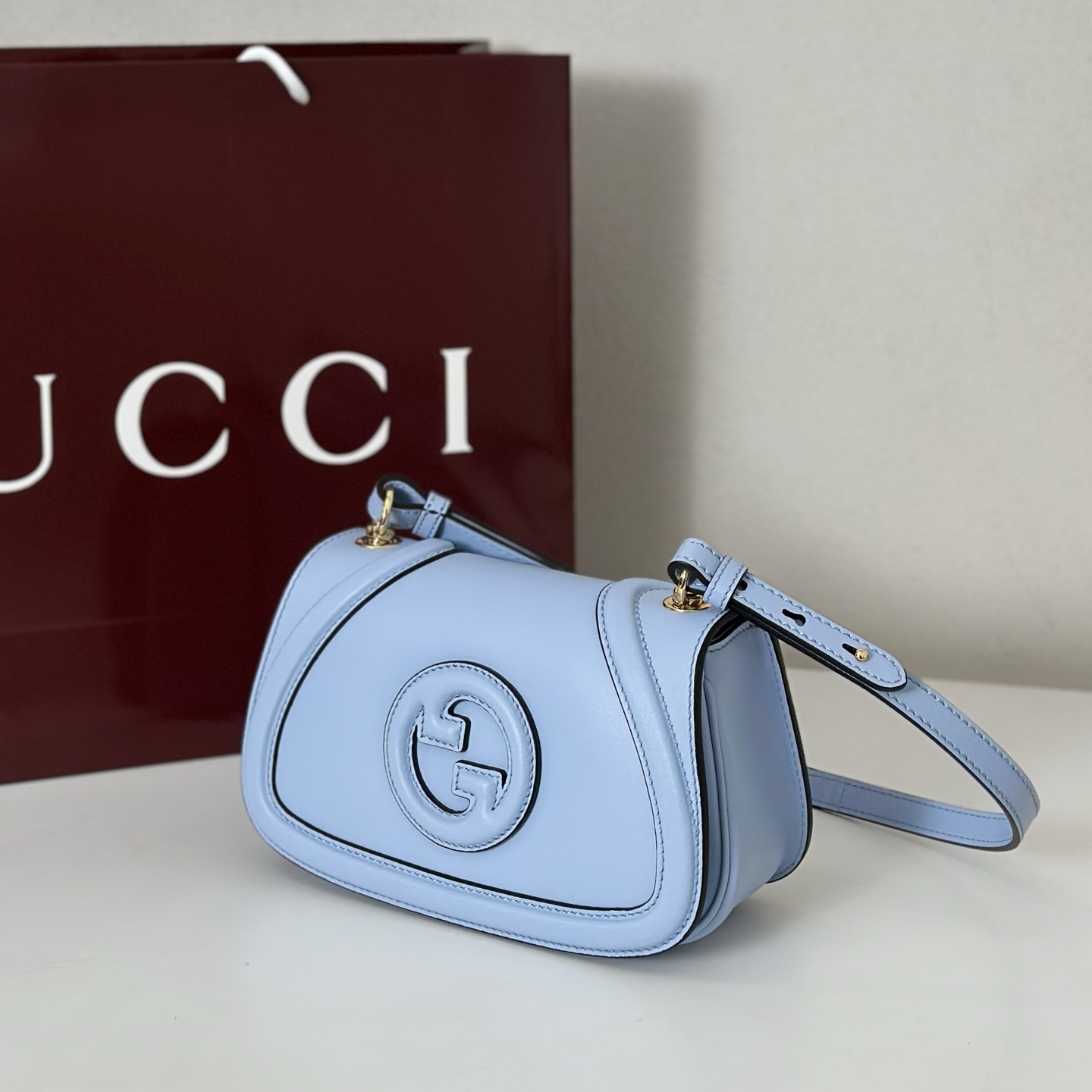 Gucci Gucci Blondie medium top handle bag in light blue leathe