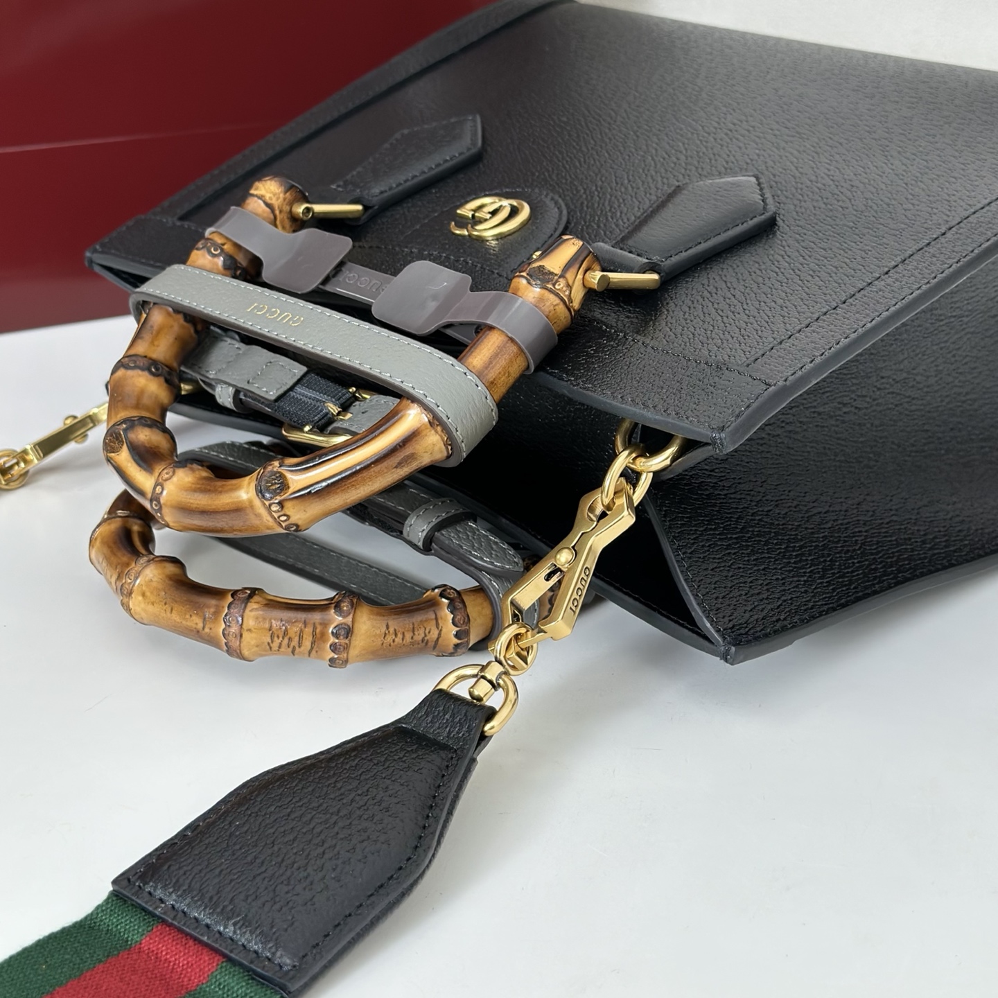 Gucci Gucci Diana medium tote bag in black leather | GUCCI