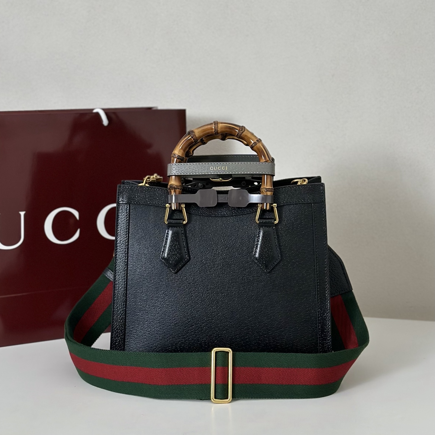 Gucci Gucci Diana medium tote bag in black leather | GUCCI