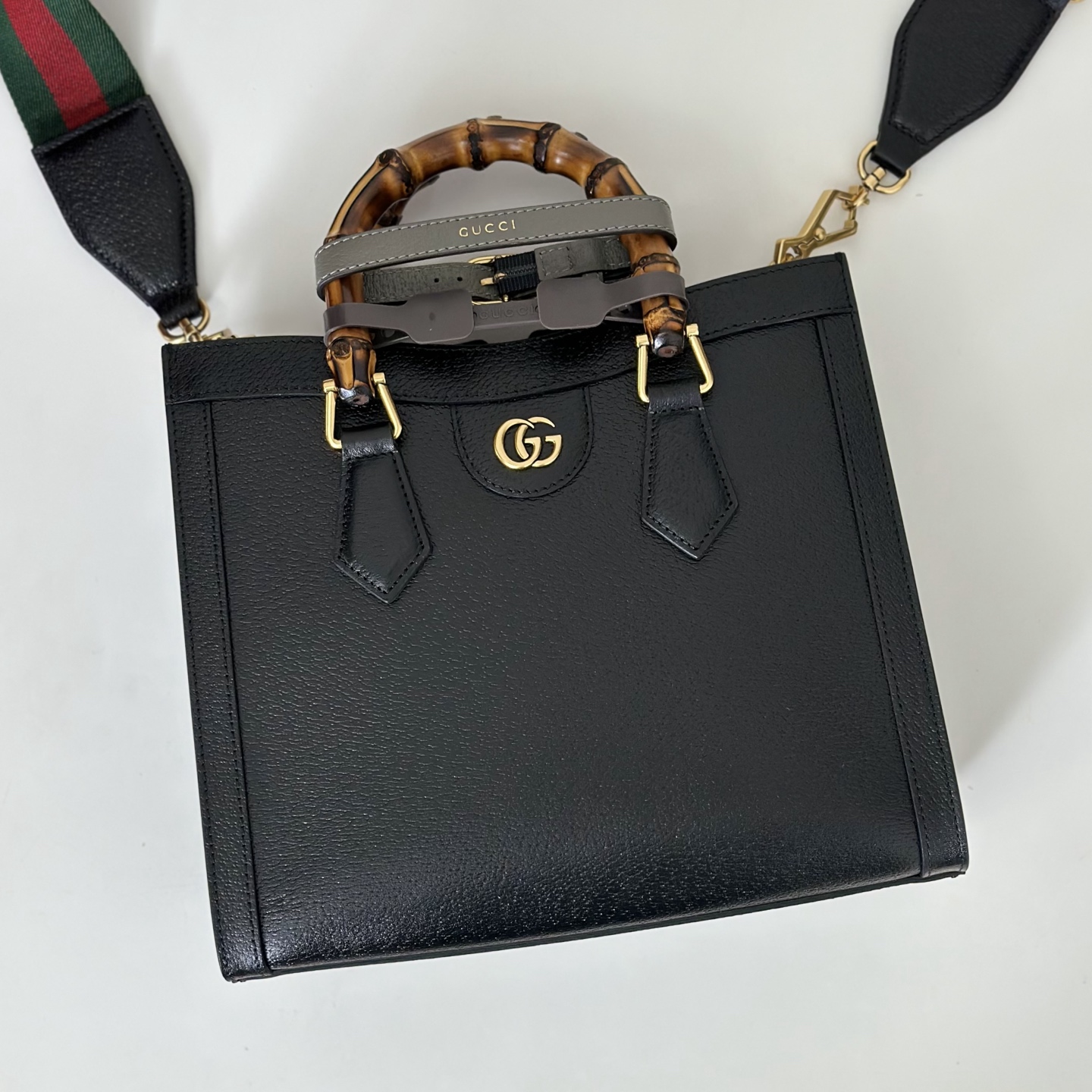 Gucci Gucci Diana medium tote bag in black leather | GUCCI