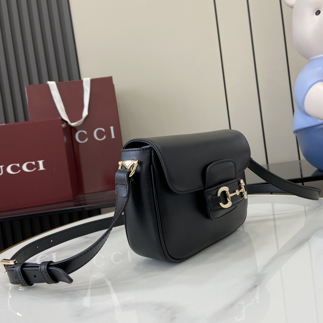 Gucci Horsebit 1955 medium shoulder bag in Black Leather