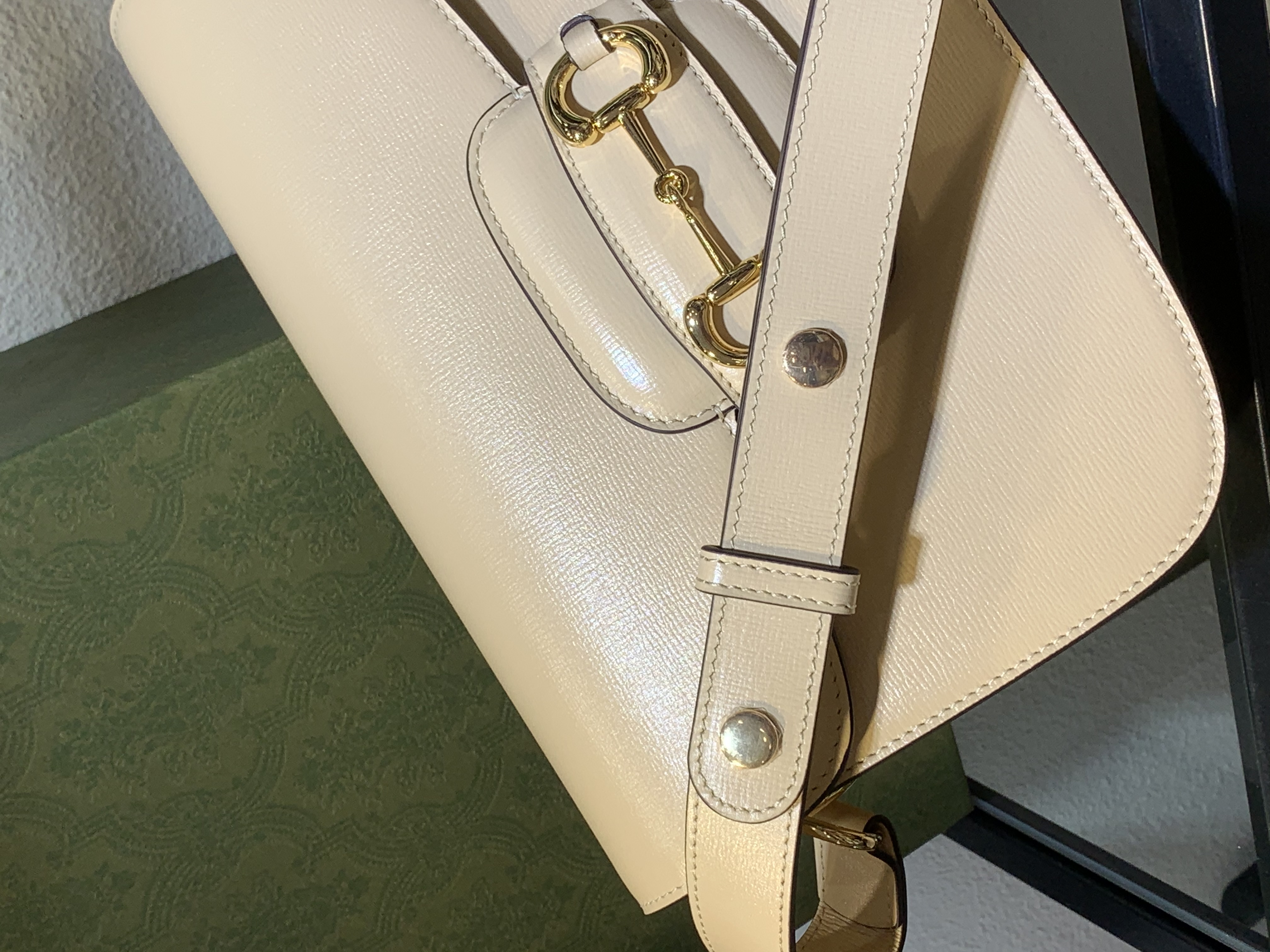 Gucci Horsebit 1955 Cream Bag – Stunning Leather Shoulder Bag 2024