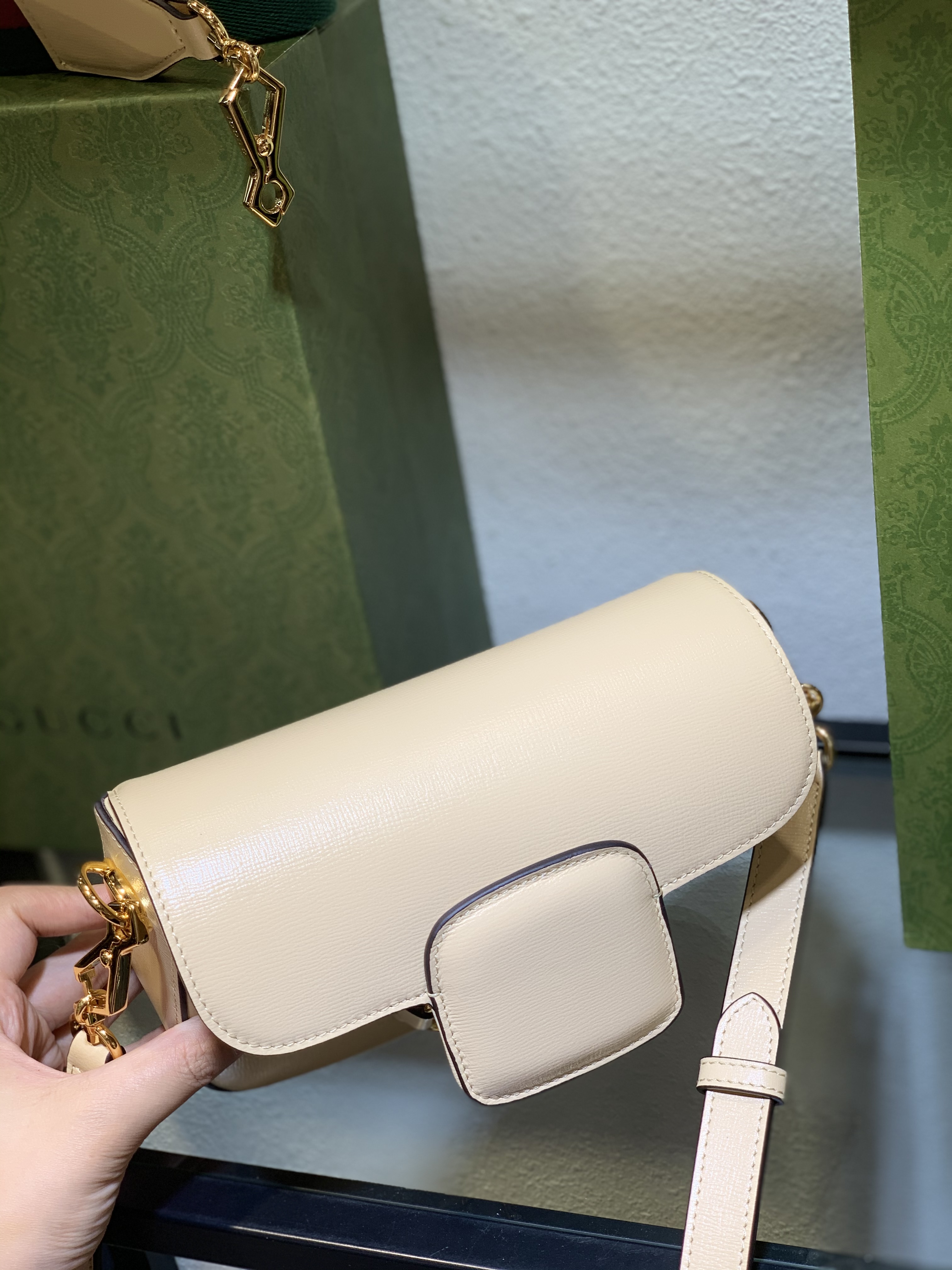 Gucci Horsebit 1955 Cream Leather Bag: Stunning 2024 Shoulder Style