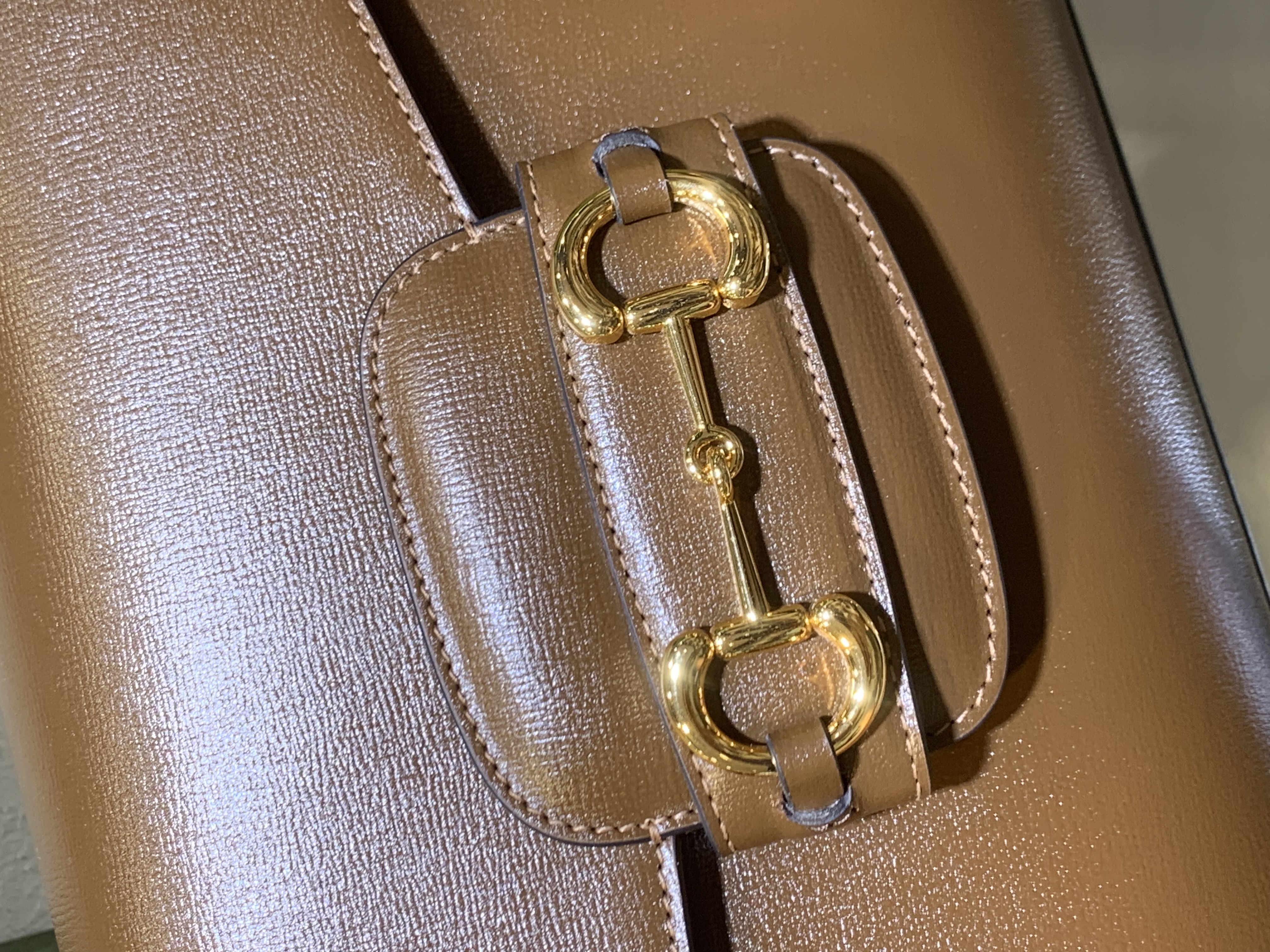 Gucci Horsebit 1955 small top handle bag in light brown