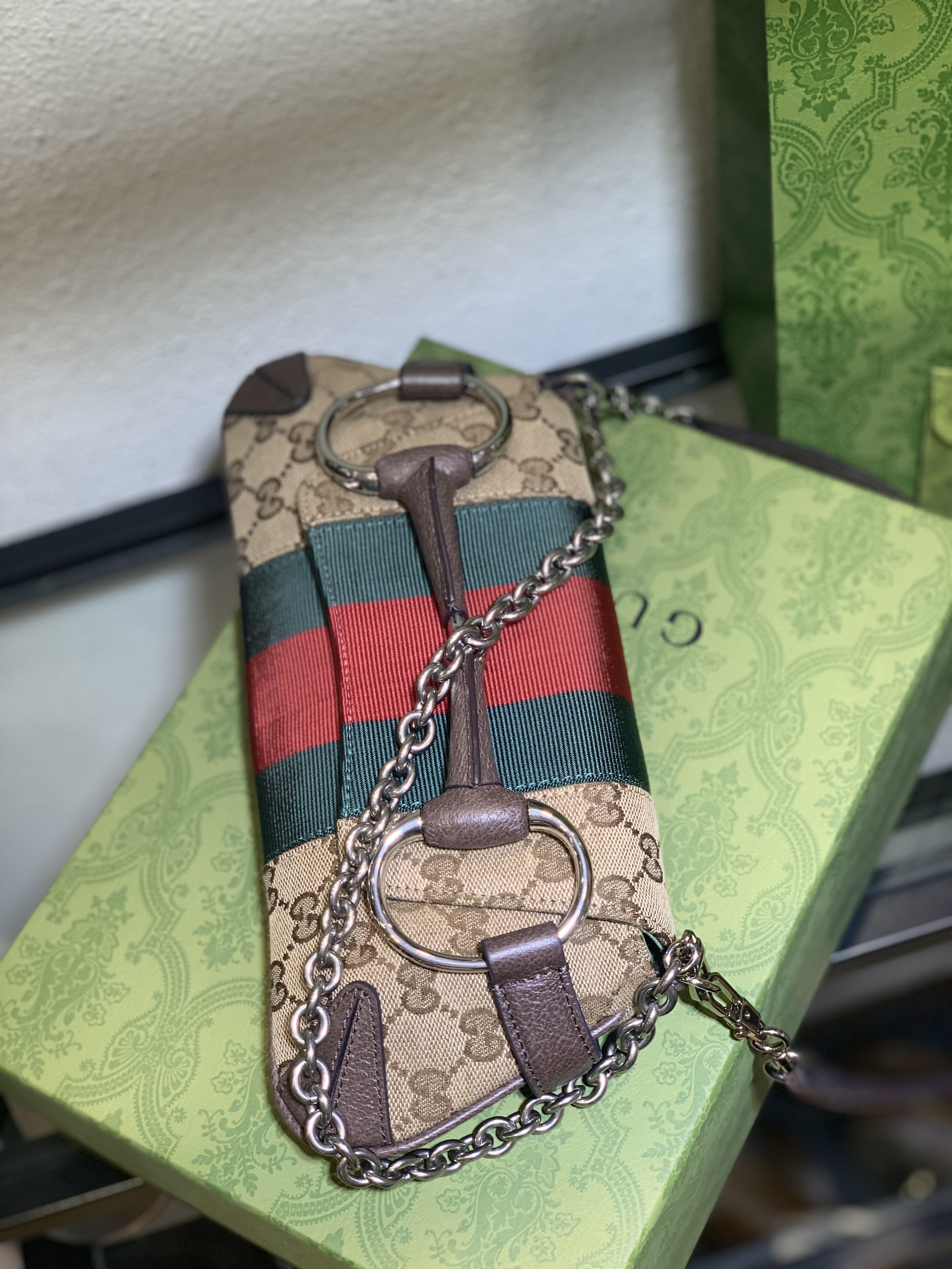 Gucci GG Horsebit Shoulder Bag: Stunning 2024 Premium Style