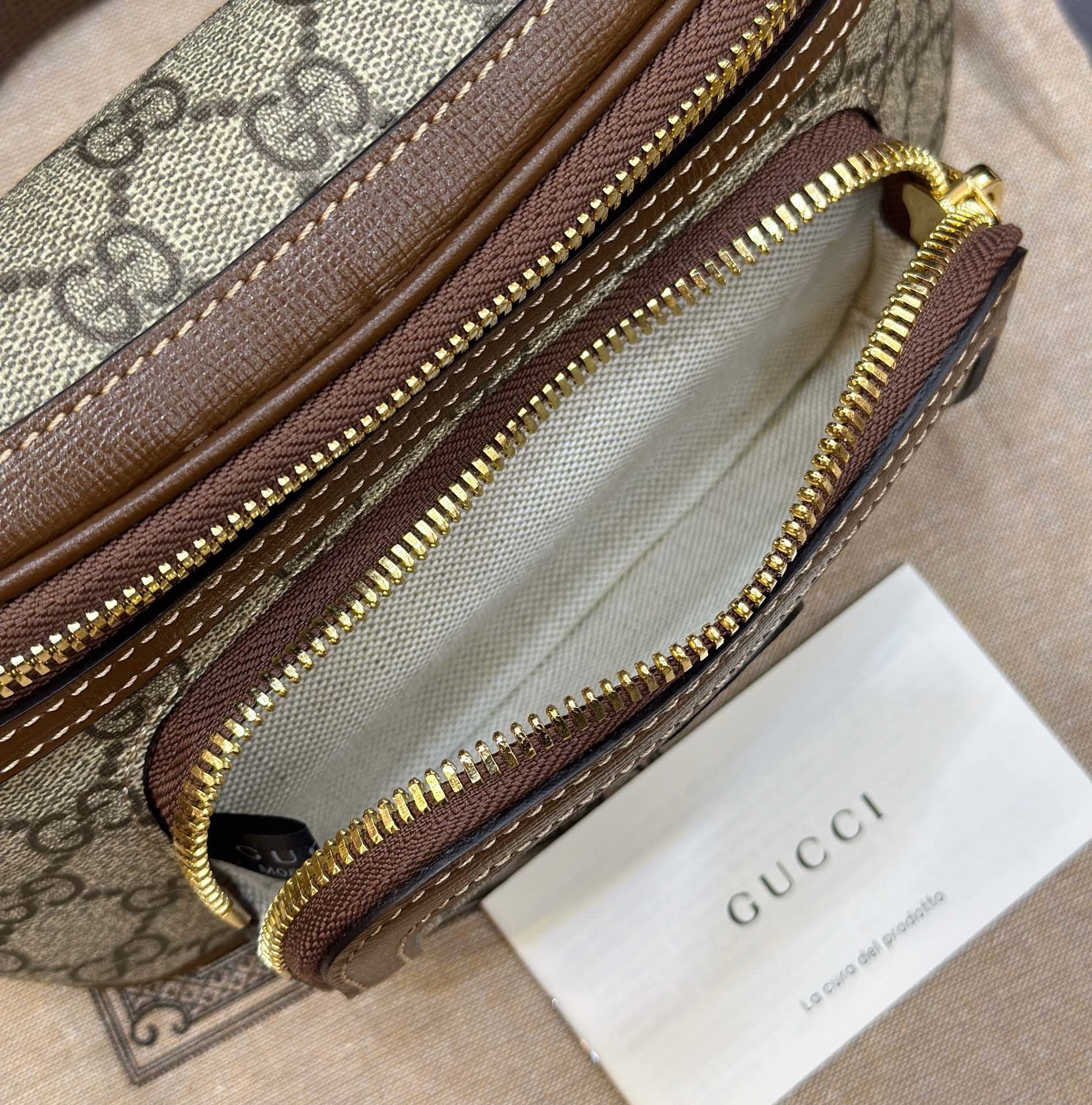 Gucci GG Supreme Belt Bag: Premium Interlocking G Style 2024