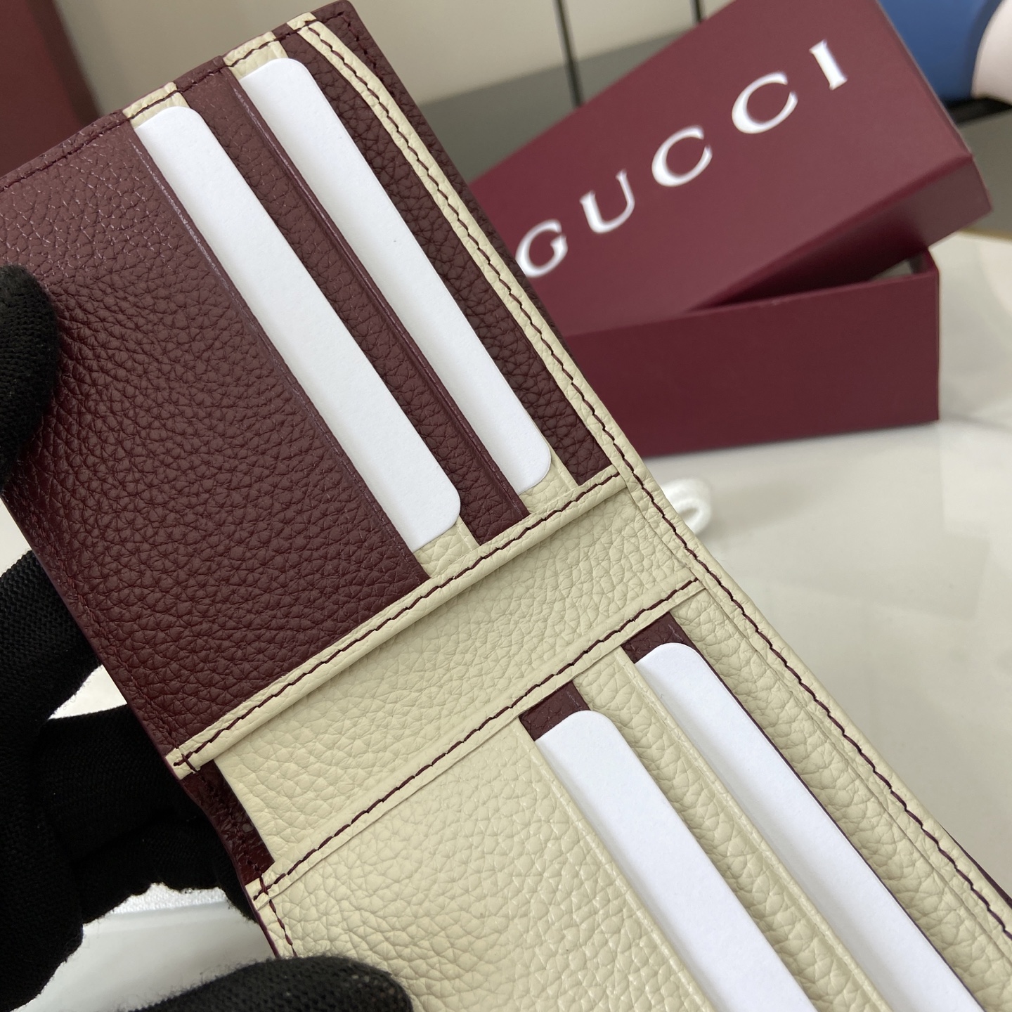 Gucci Logo leather wallet for Men - Red in KSA