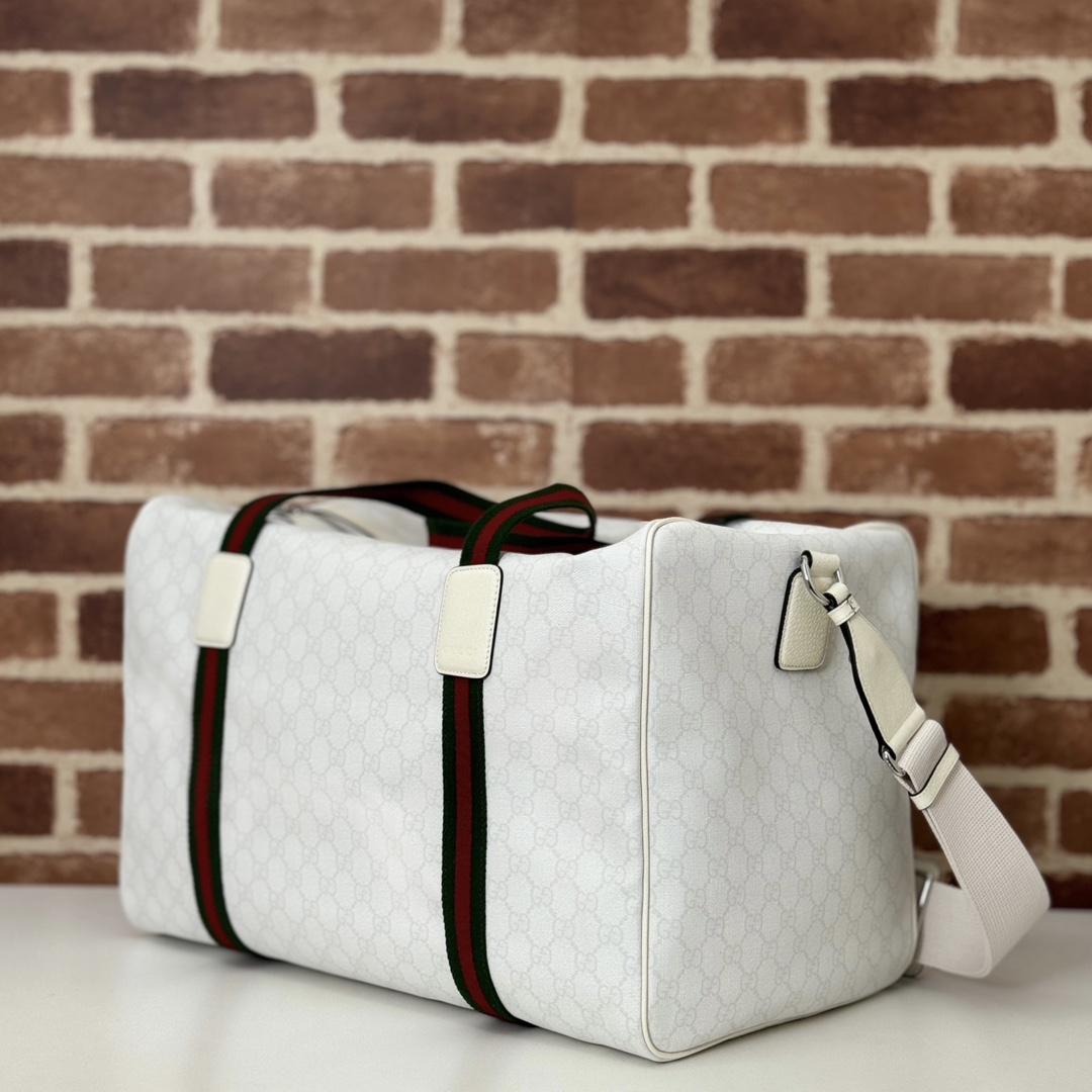 Gucci Medium duffle bag with Web in white GG Supreme | GUCCI