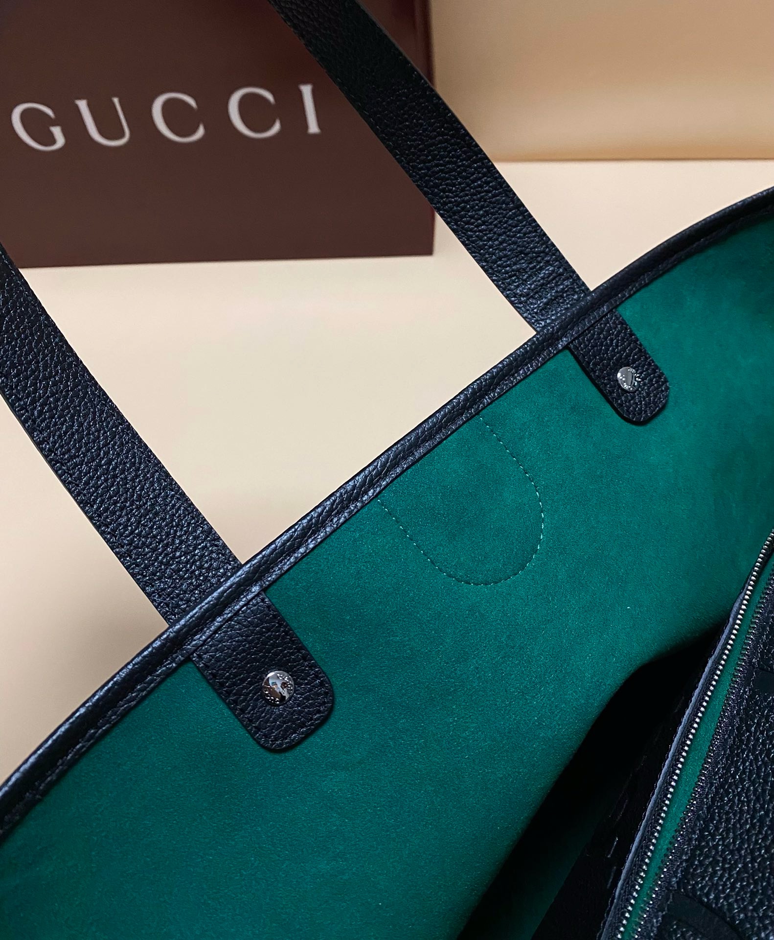 Gucci Black Embossed Tote Bag: Stunning 2024 Premium Style
