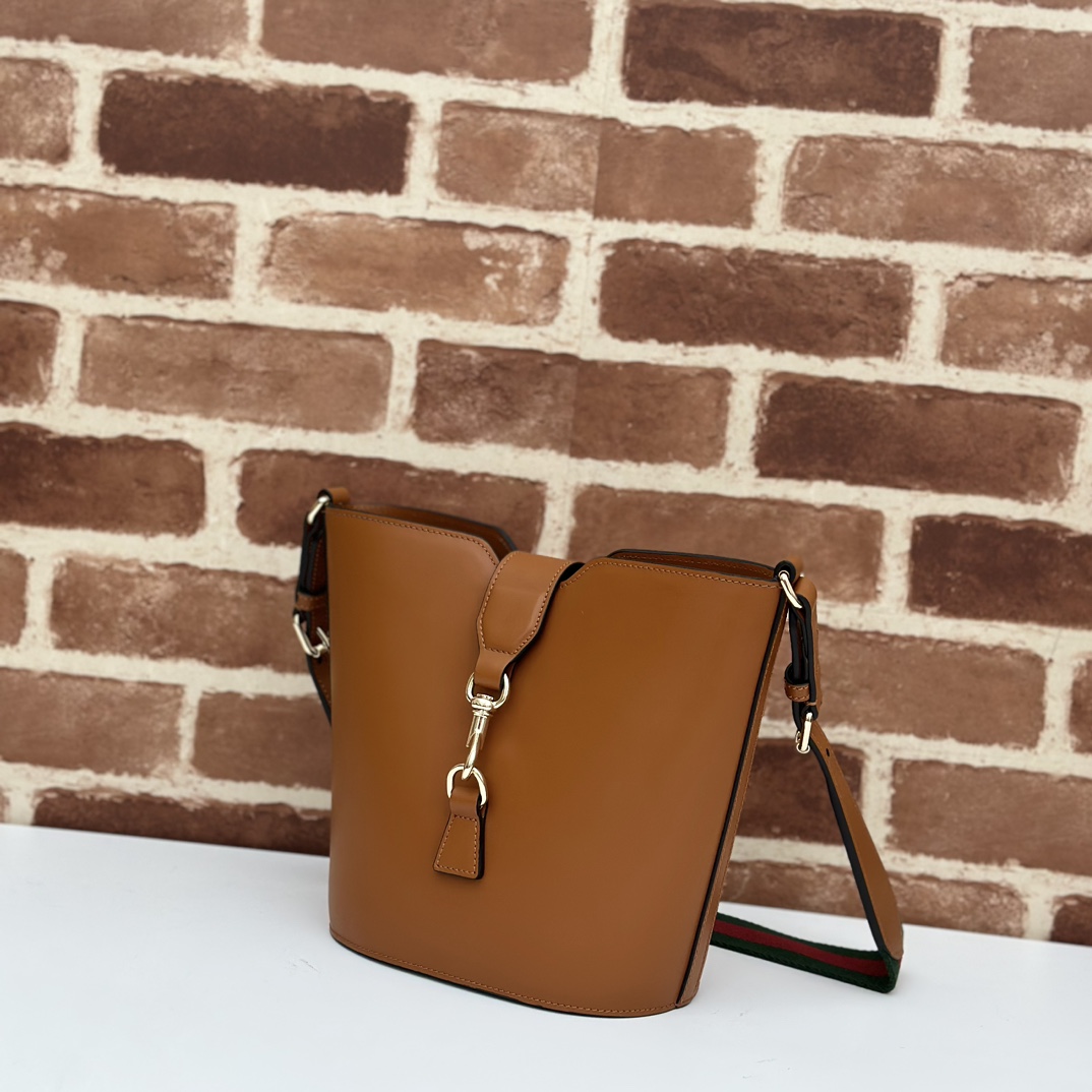 Gucci Mini Bucket Shoulder Bag In Brown