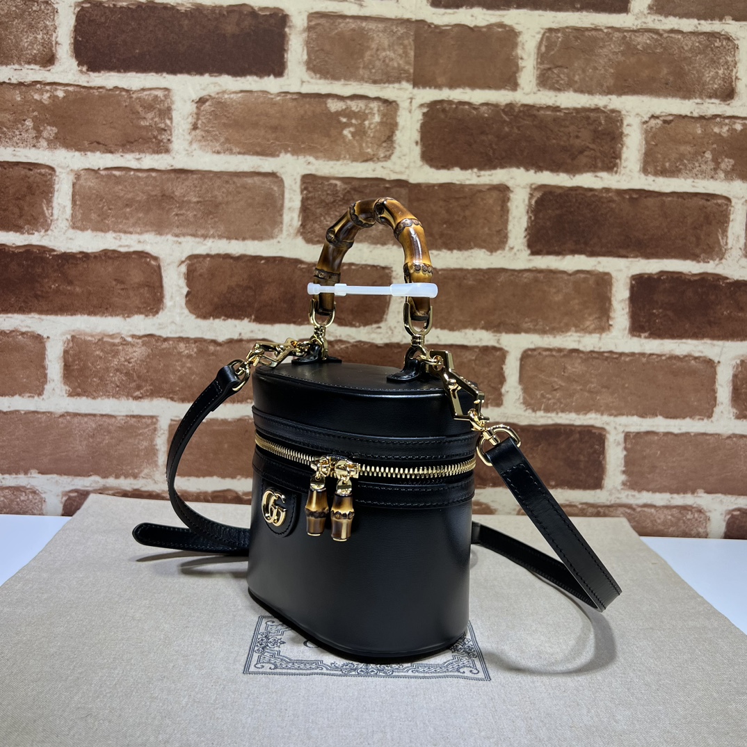 Gucci Mini vanity bag with bamboo handle in black leather