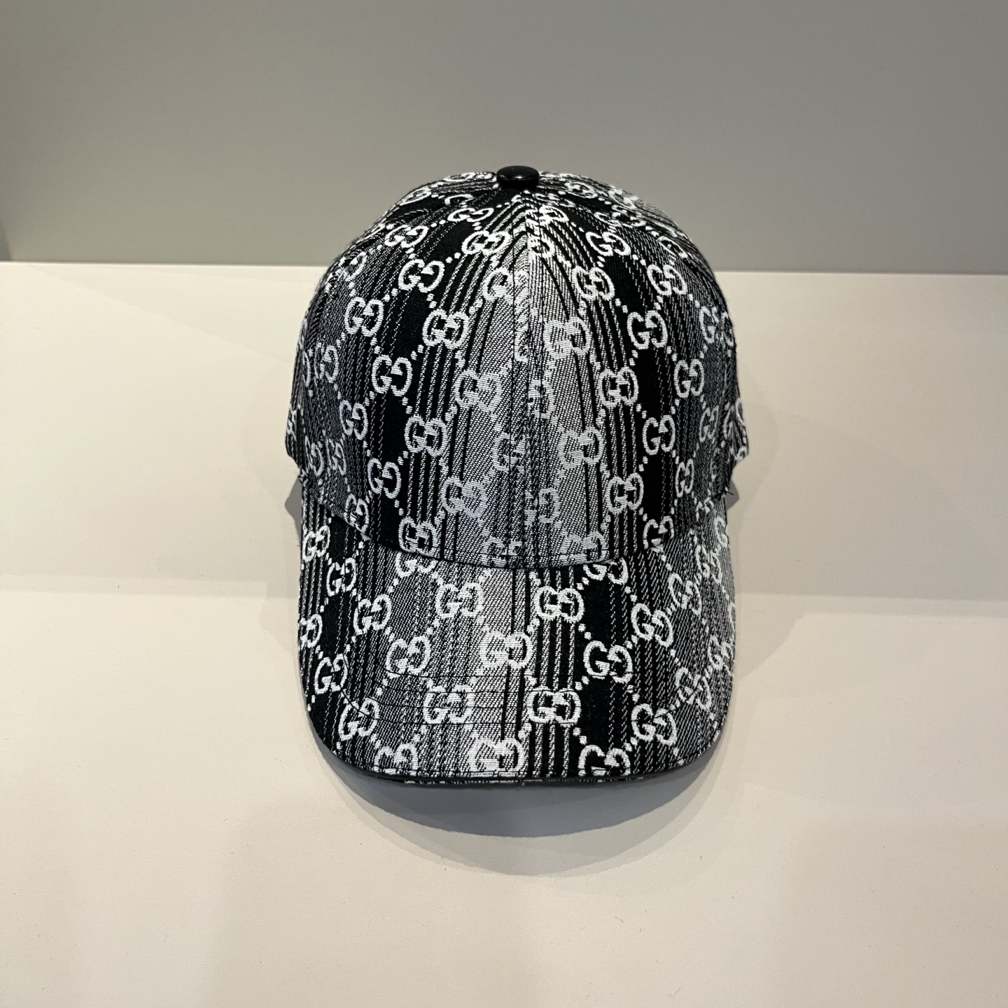 Gucci Black & White GG Cap - Gucci Black & White GG Jacquard Cap