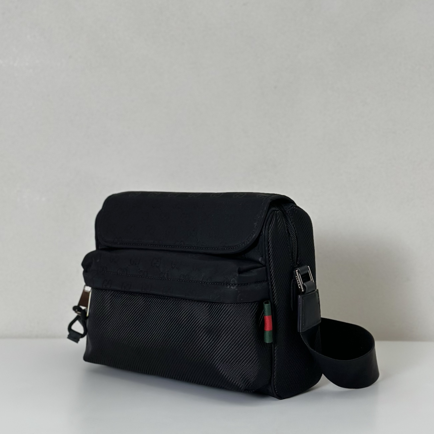 Gucci Nexus medium crossbody bag in black GG nylon | GUCCi