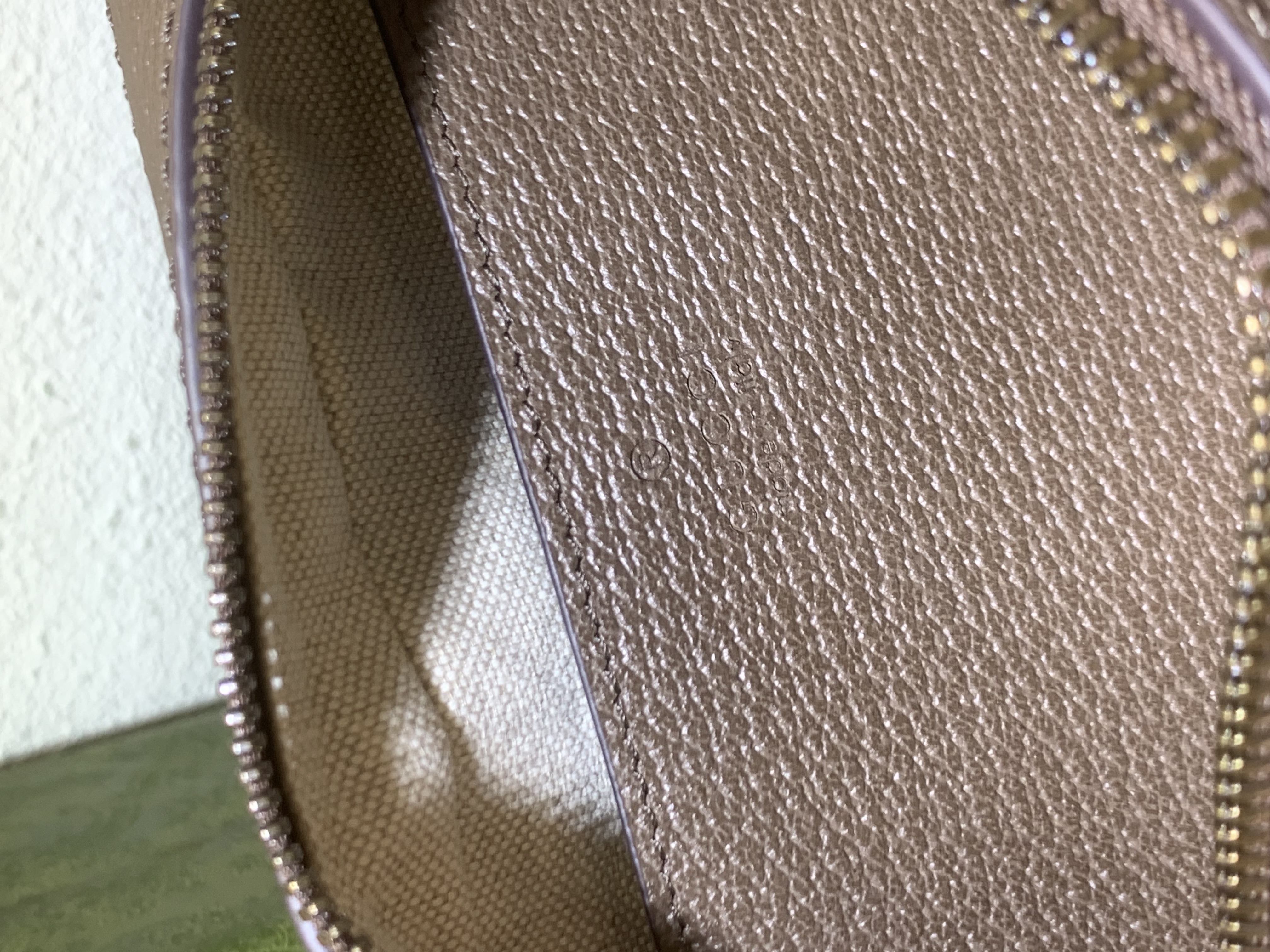 Gucci Ophidia GG Shoulder Bag: Stunning 2024 Luxury Accessory