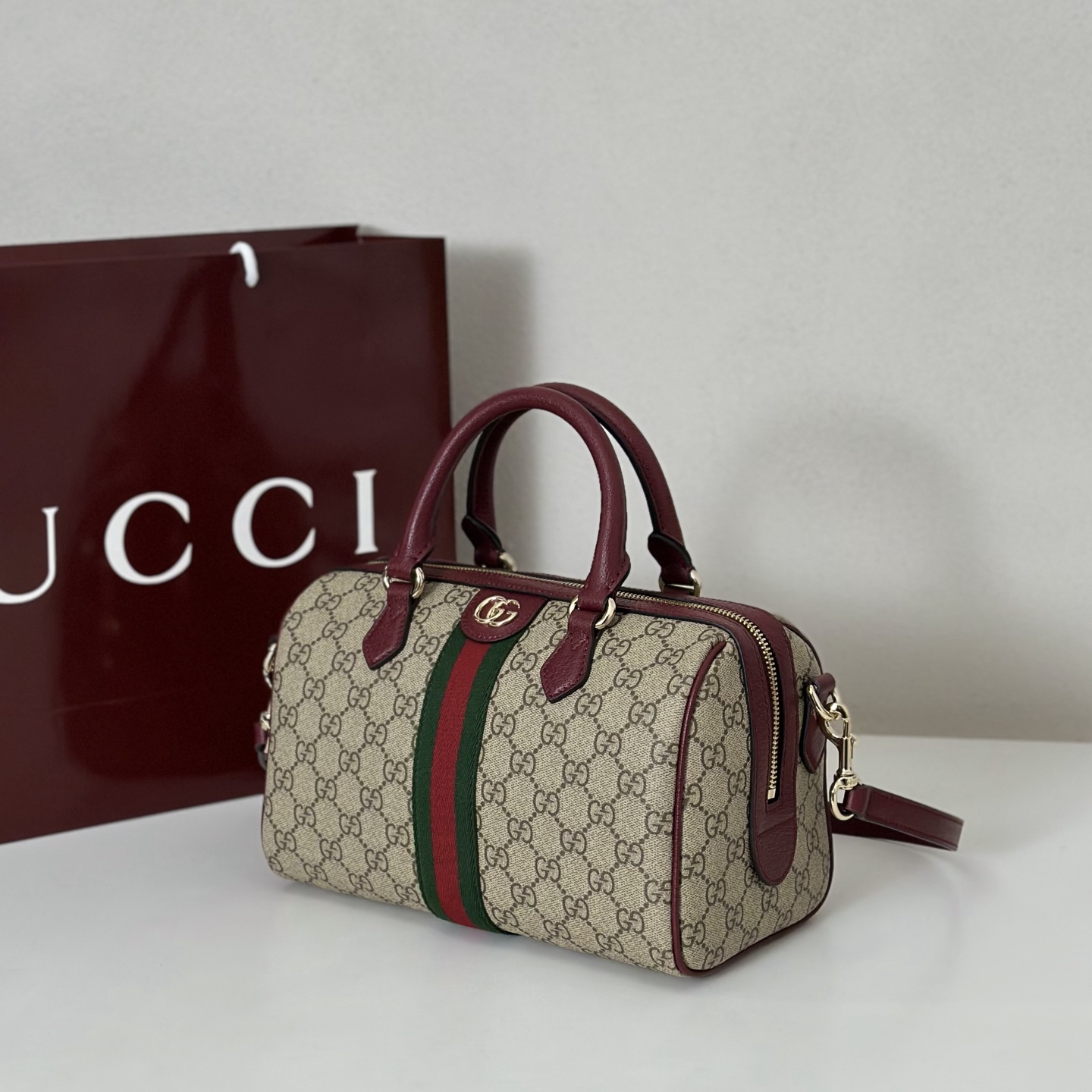 Gucci Ophidia small slingbag in Beige GG Canvas | GUCCI