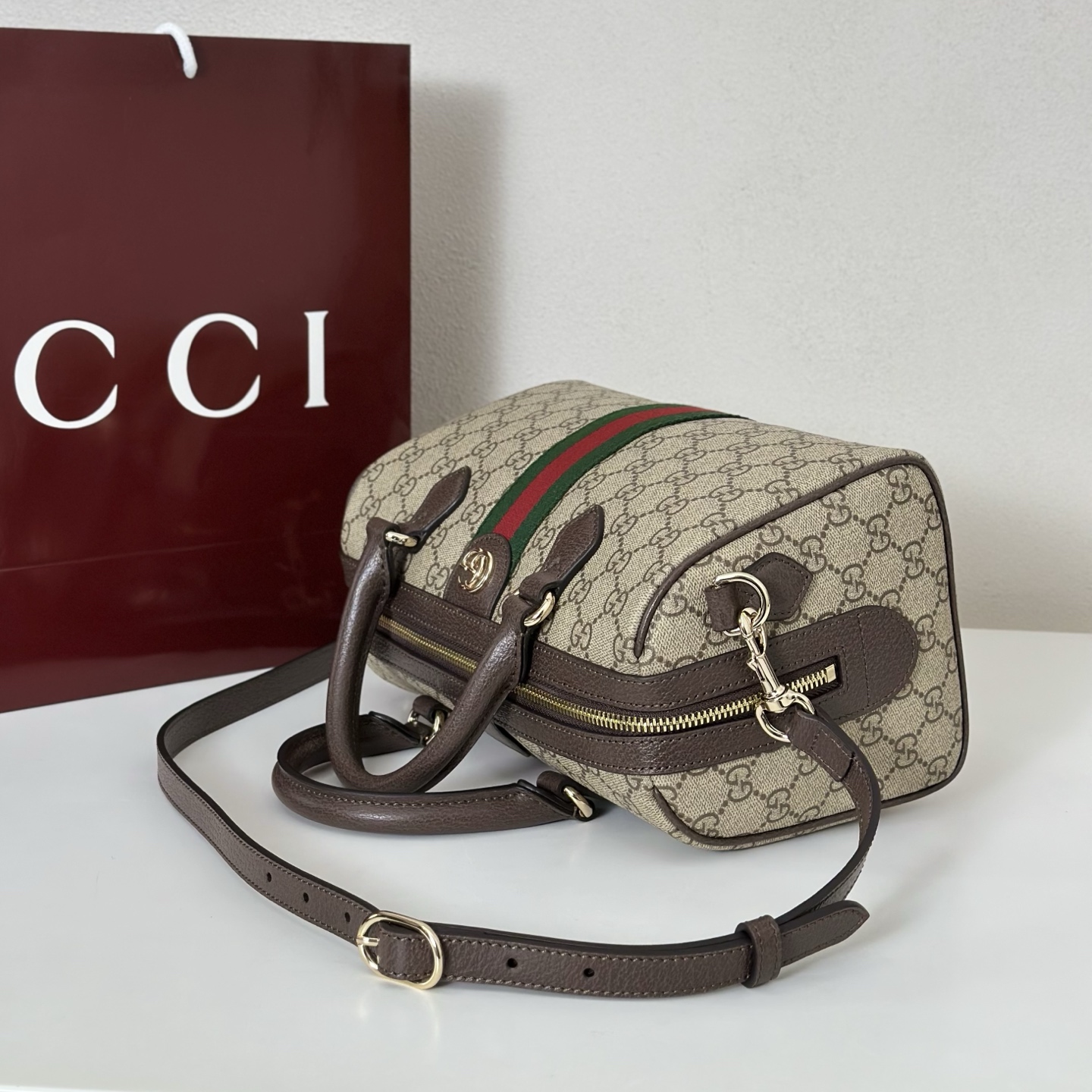 Gucci Ophidia small slingbag in Beige GG Canvas | GUCCI