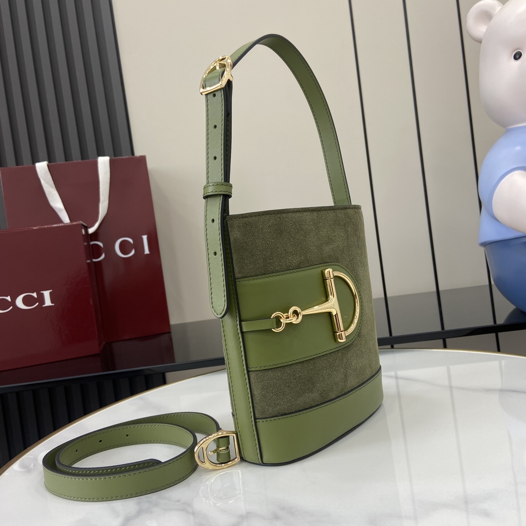 Gucci Sac seau Gucci 73 petit format en daim vert | GUCCI