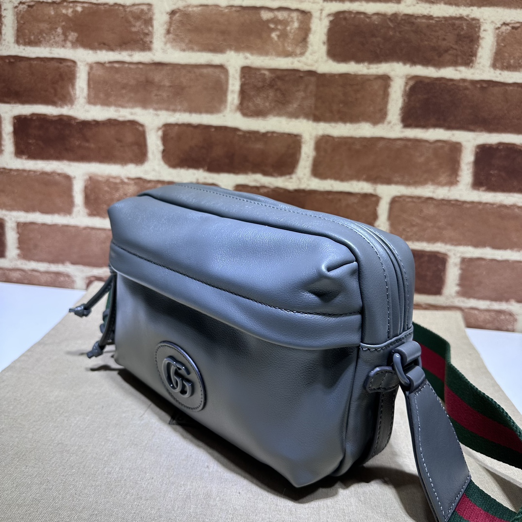GUCCI Shoulder bag with tonal Double G