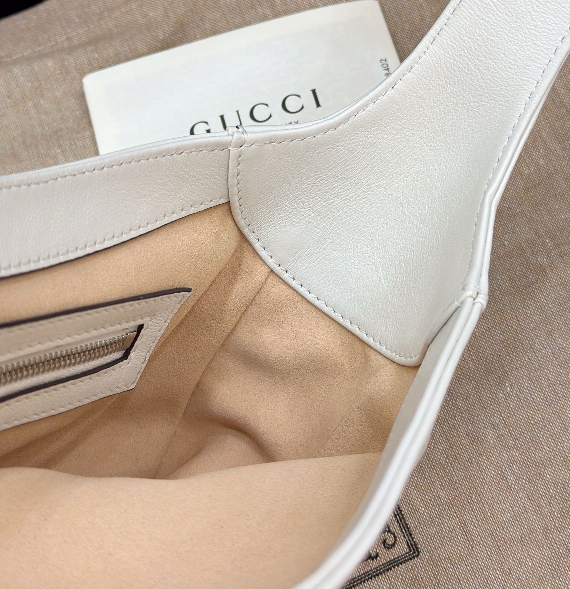 Gucci Small Aphrodite Shoulder Bag | White