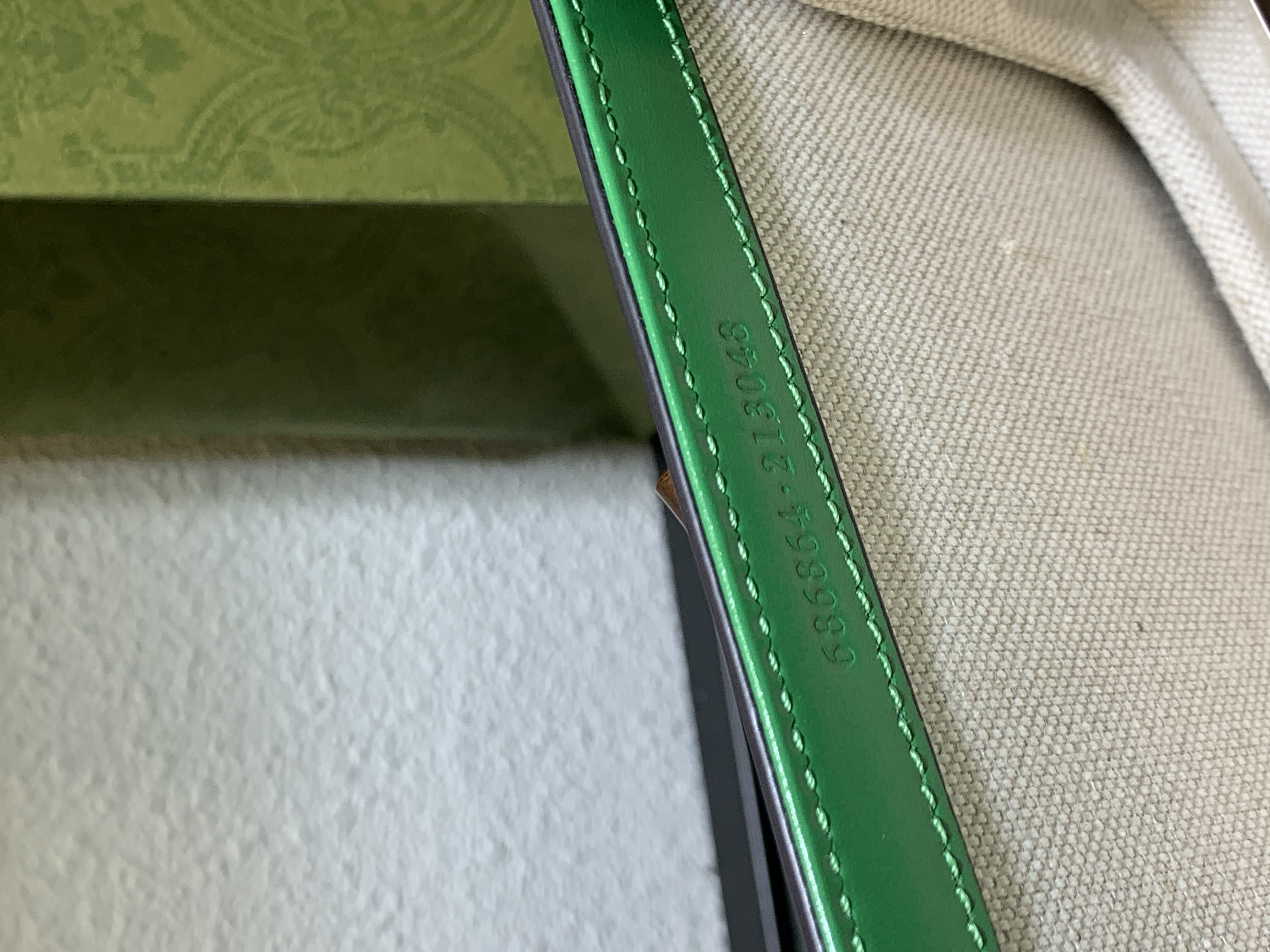 Gucci Green Bamboo Handle Bag: Stunning 2024 Luxury Accessory