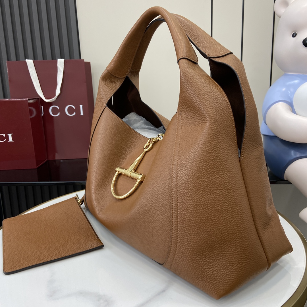 Gucci Softbit maxi shoulder bag in brown leather | GUCCI