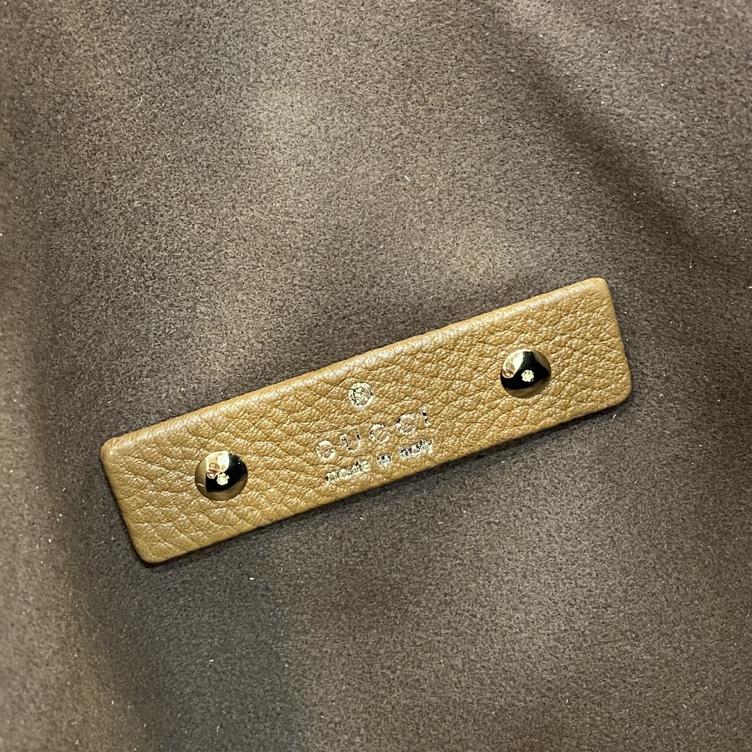 Gucci Softbit maxi shoulder bag in brown leather | GUCCI