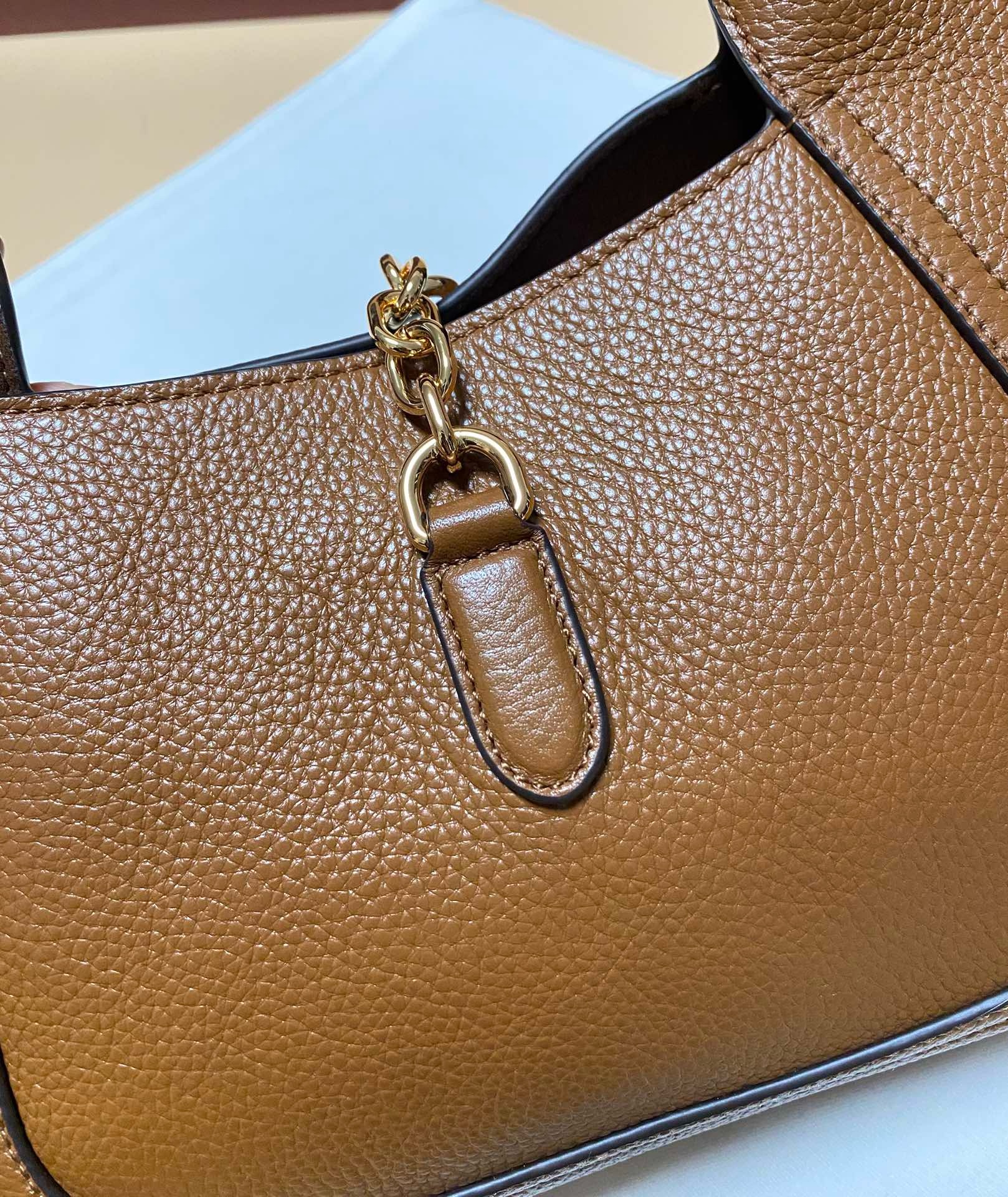 Gucci Softbit medium top handle bag in brown leather