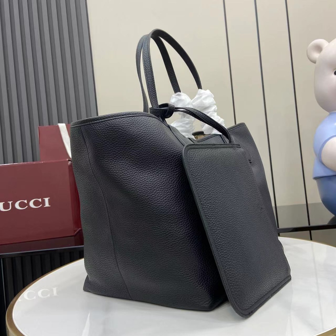 Gucci Totissima large reversible tote in Black Beige Leather