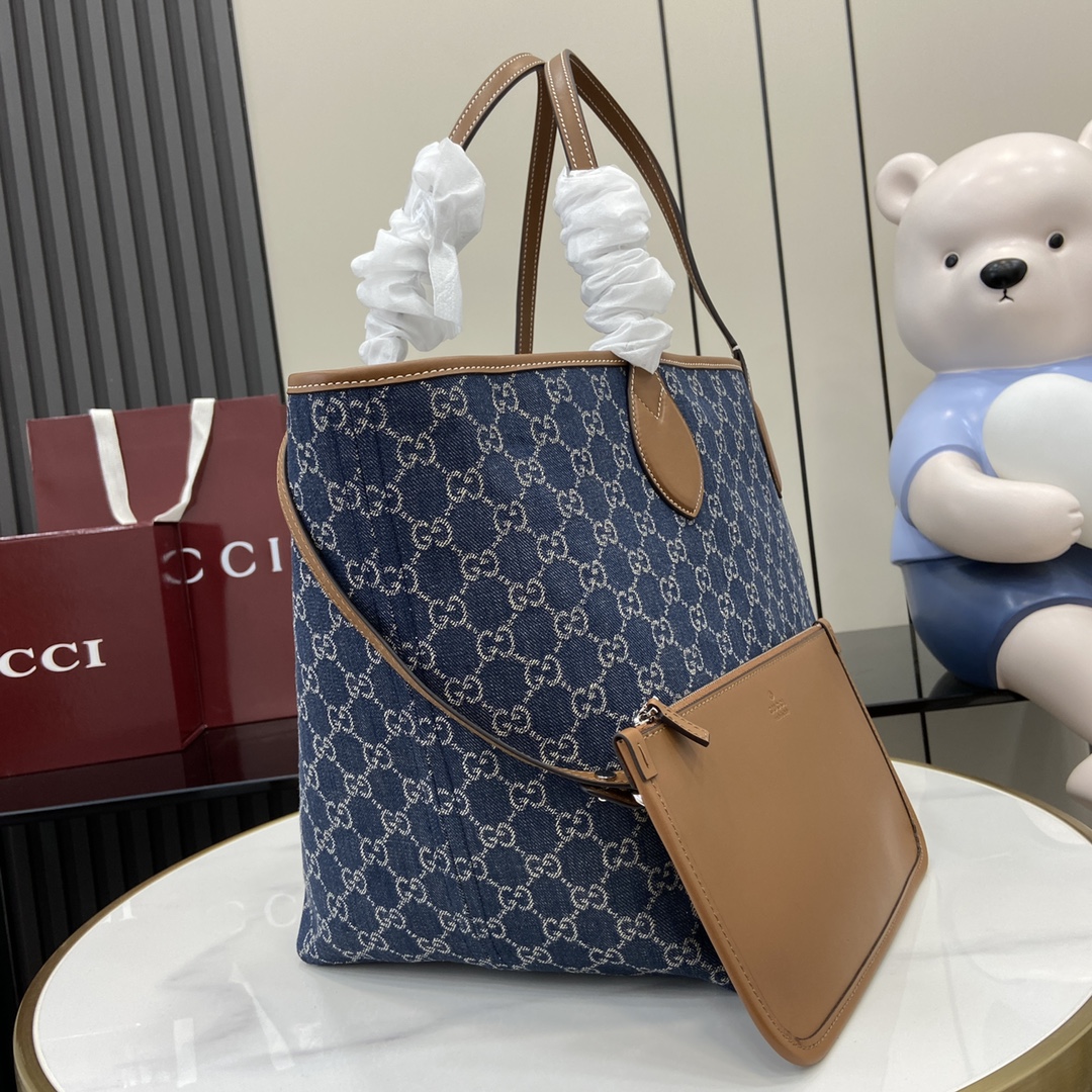 Gucci Totissima large tote bag in blue GG denim | GUCCI