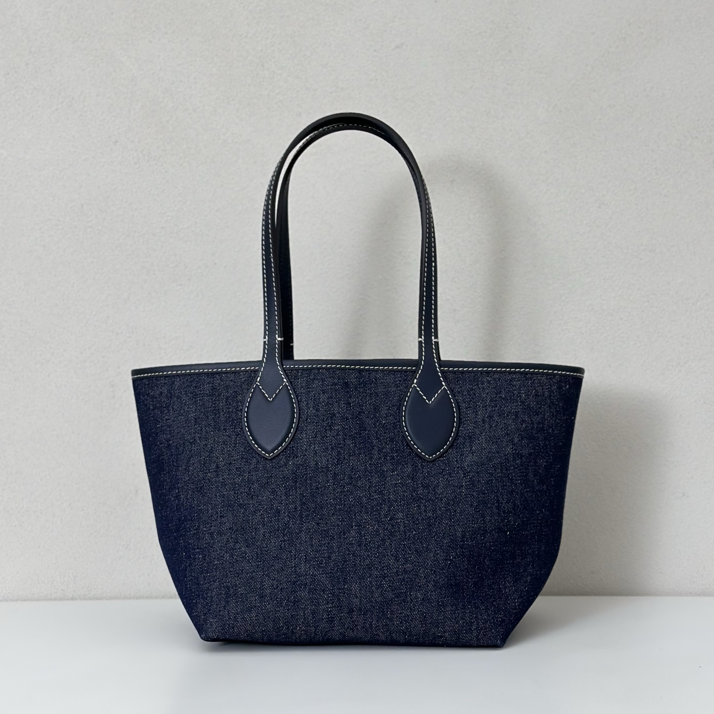 Gucci Totissima small reversible tote in dark blue denim