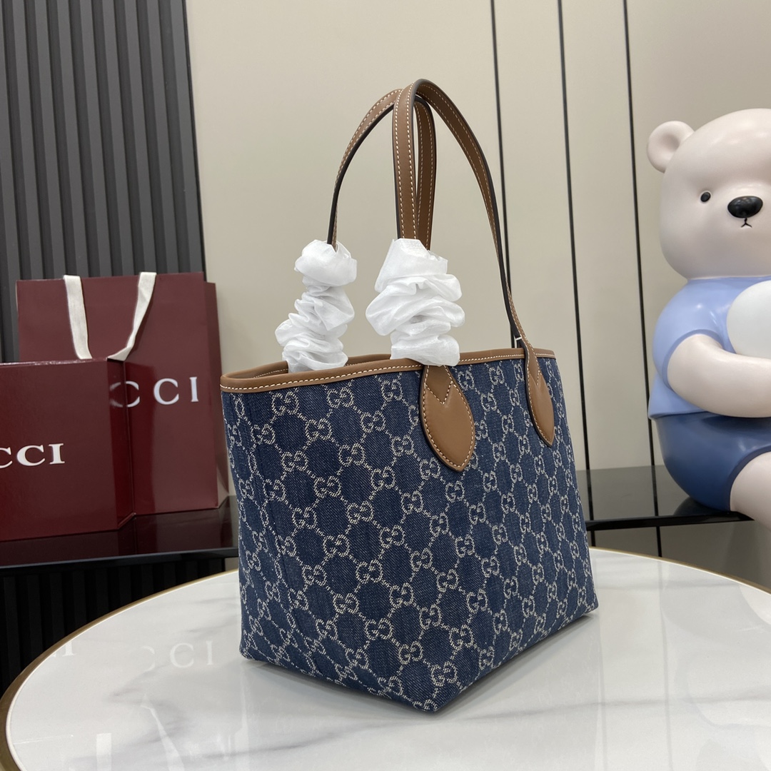 Gucci Totissima small tote bag in blue GG denim | GUCC