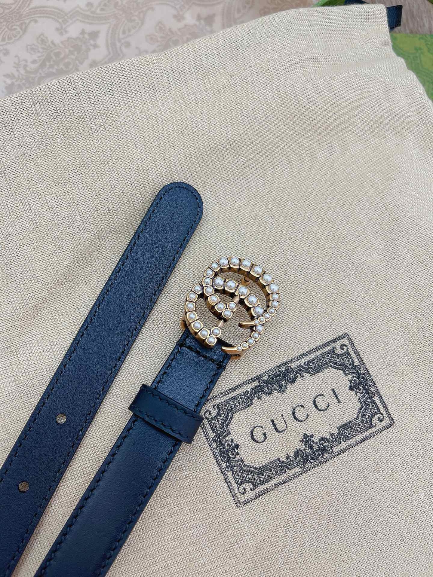 Gucci Women’s Classic Marmont GG Pearl Buckle Belt Black Leather Belt 90/36