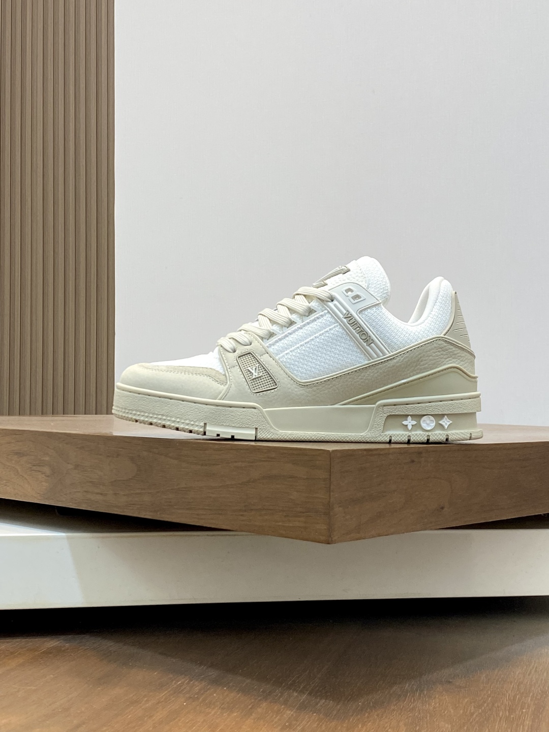 HermÃ¨s Beige White Calf Leather Sneaker