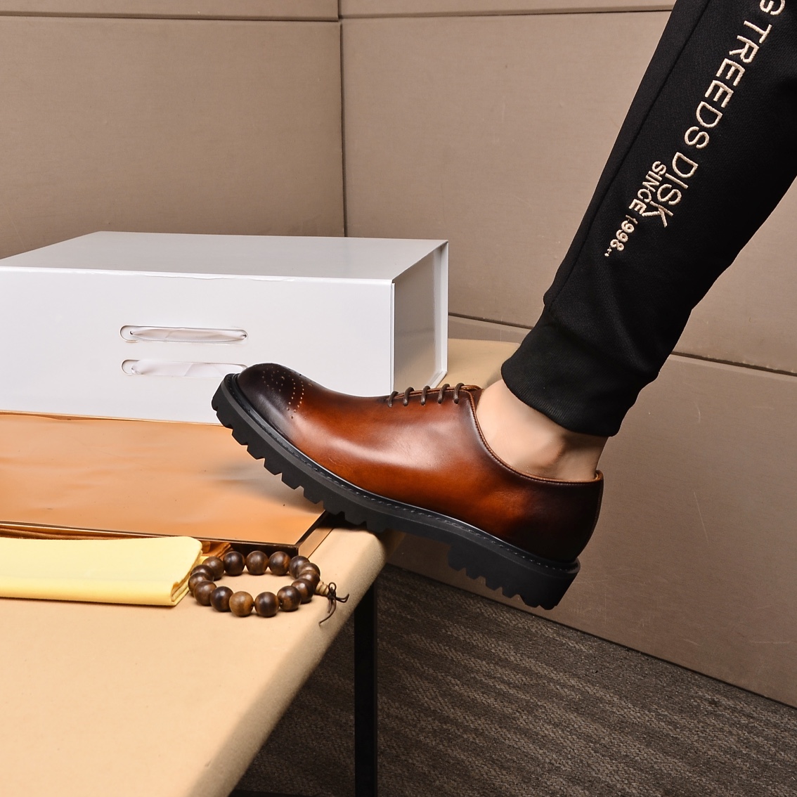 HermÃ¨s Brown Gradient Calfskin Oxford Shoes