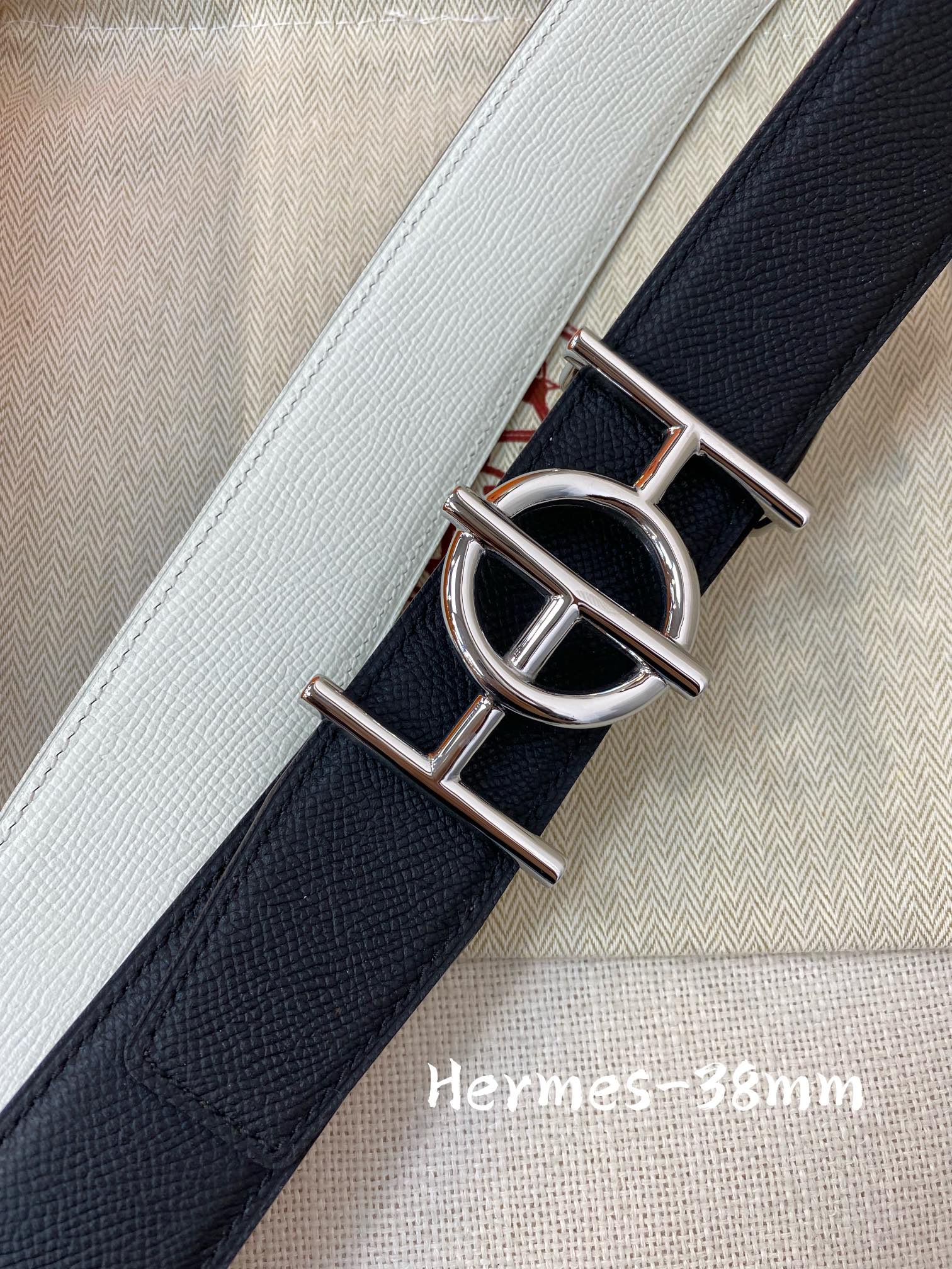Hermès Constance Circle H Reversible Belt – Black & White Epsom Leather (38mm)