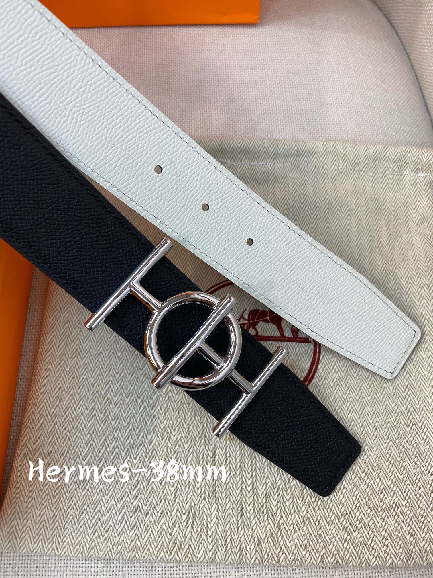 Hermès Constance Circle H Reversible Belt – Black & White Epsom Leather (38mm)