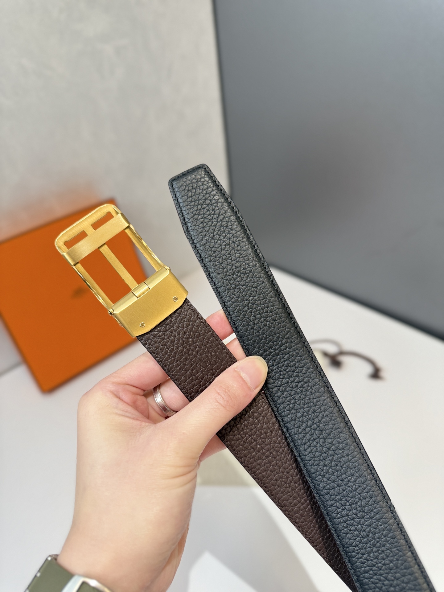 Hermès Etrivière 32 Belt in Black Togo Calfskin with Gold-Plated Buckle