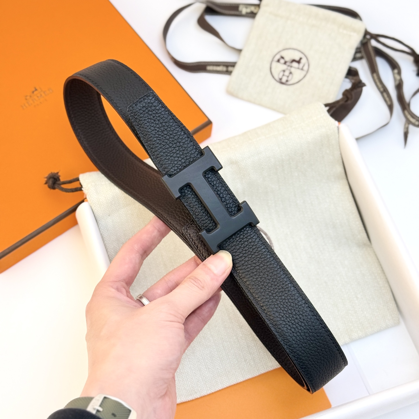 HermÃ¨s H Belt in Black Leather with Black Palladium-Plated Buckle