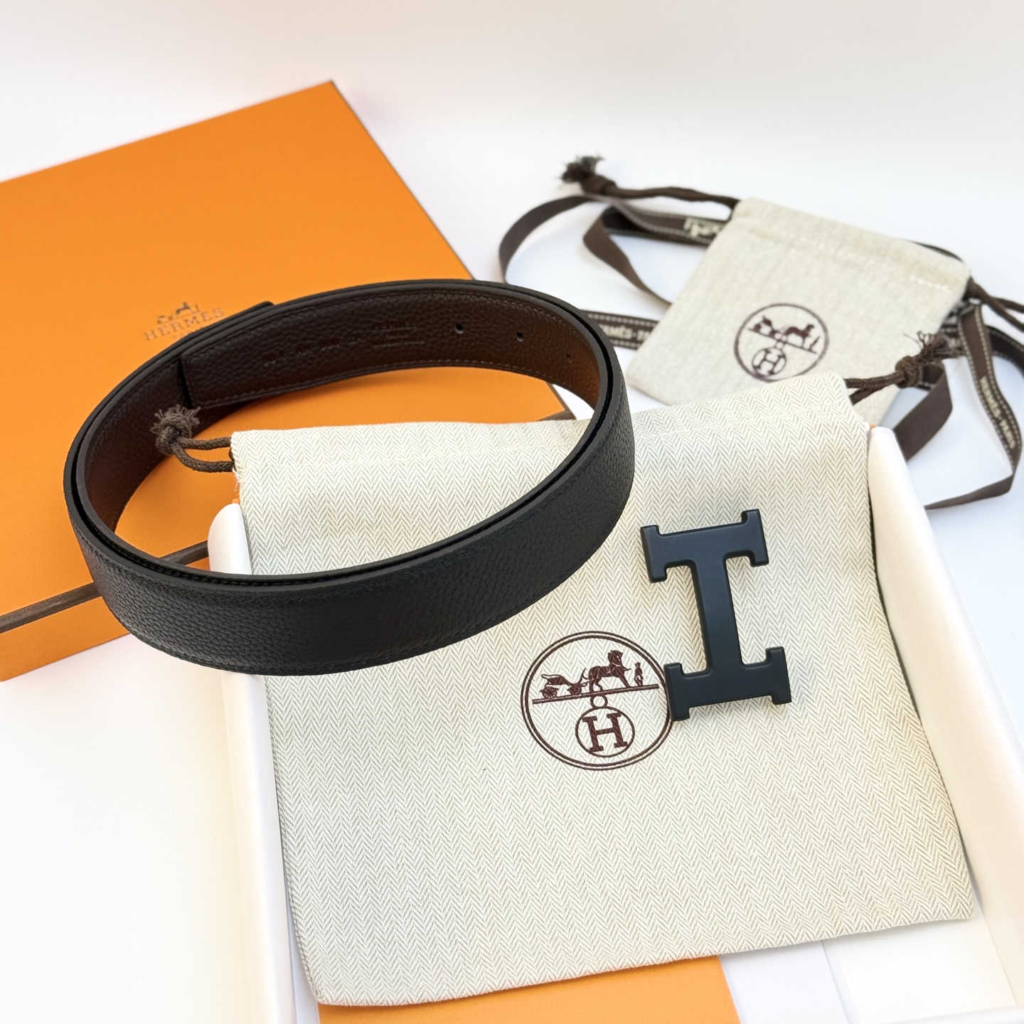 HermÃ¨s H Belt in Black Leather with Black Palladium-Plated Buckle